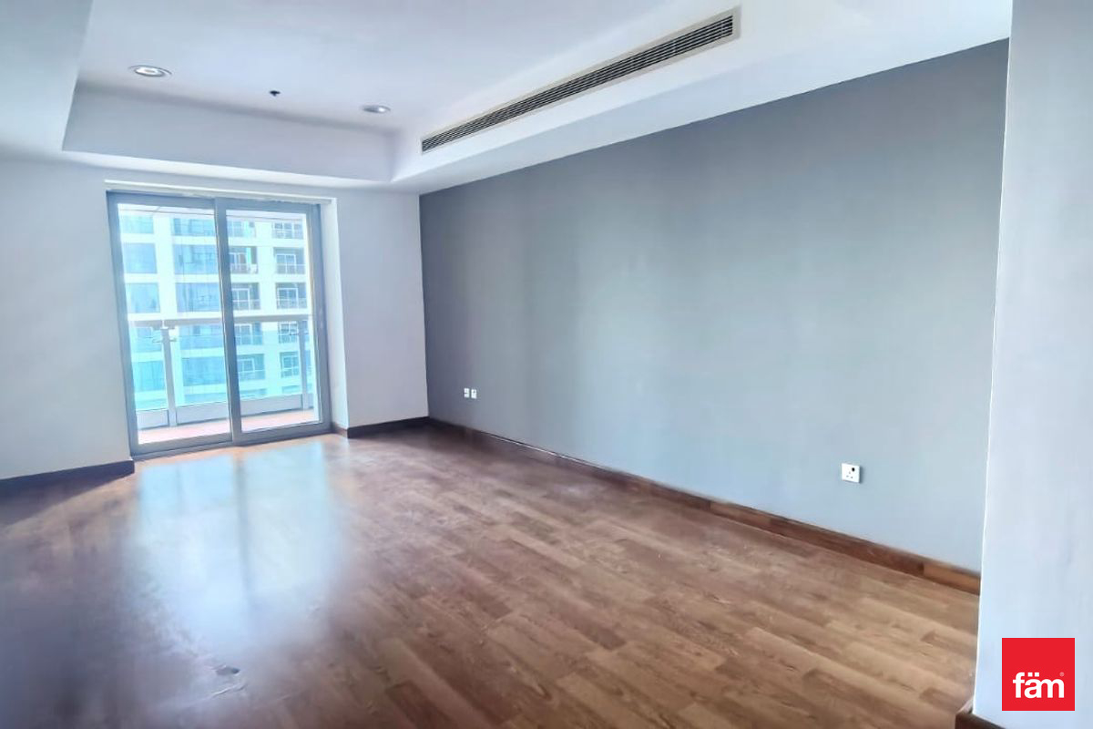 Ready To Move| Unfurnished|Spacious|Community View