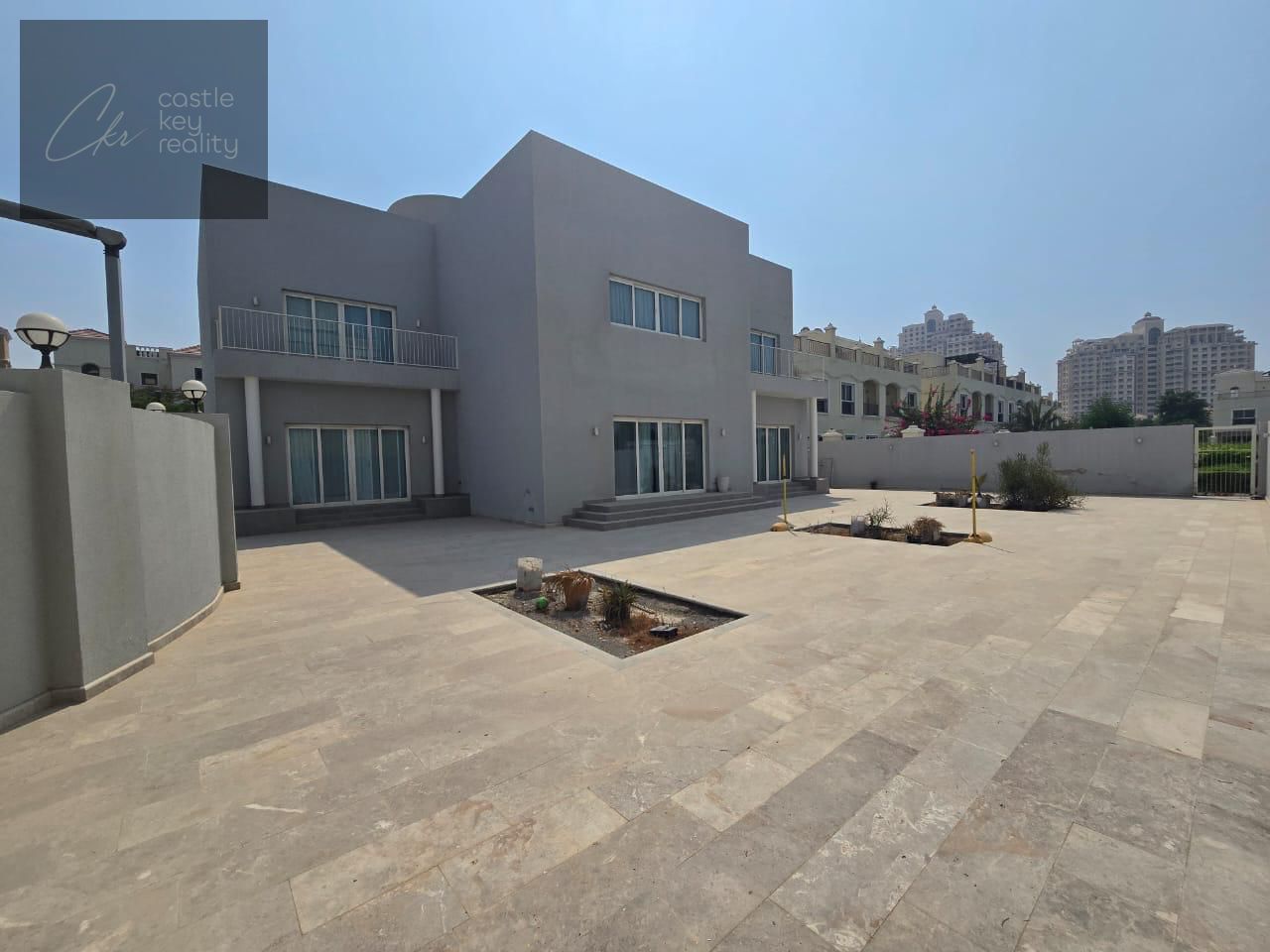 VILLA FOR SALE IN AL HAMRA VILLAGE, RAS AL KHAIMAH | POOL VIEW & ACCESS | 4 MASTER BEDROOMS | FREEHOLD | VILLA NO. 638