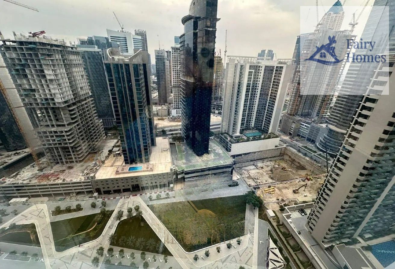 SEMIFURNISHED OFFICE-NEAR METRO-VACANT