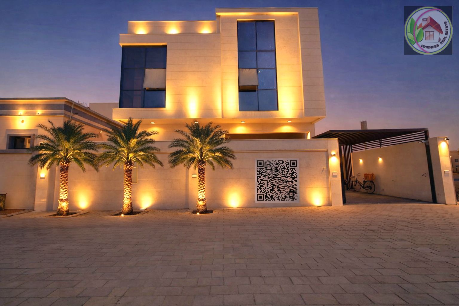 Opposite Al Rahmaniya, Sharjah, a stone villa with central IC, big courtyard, freehold ownership. .