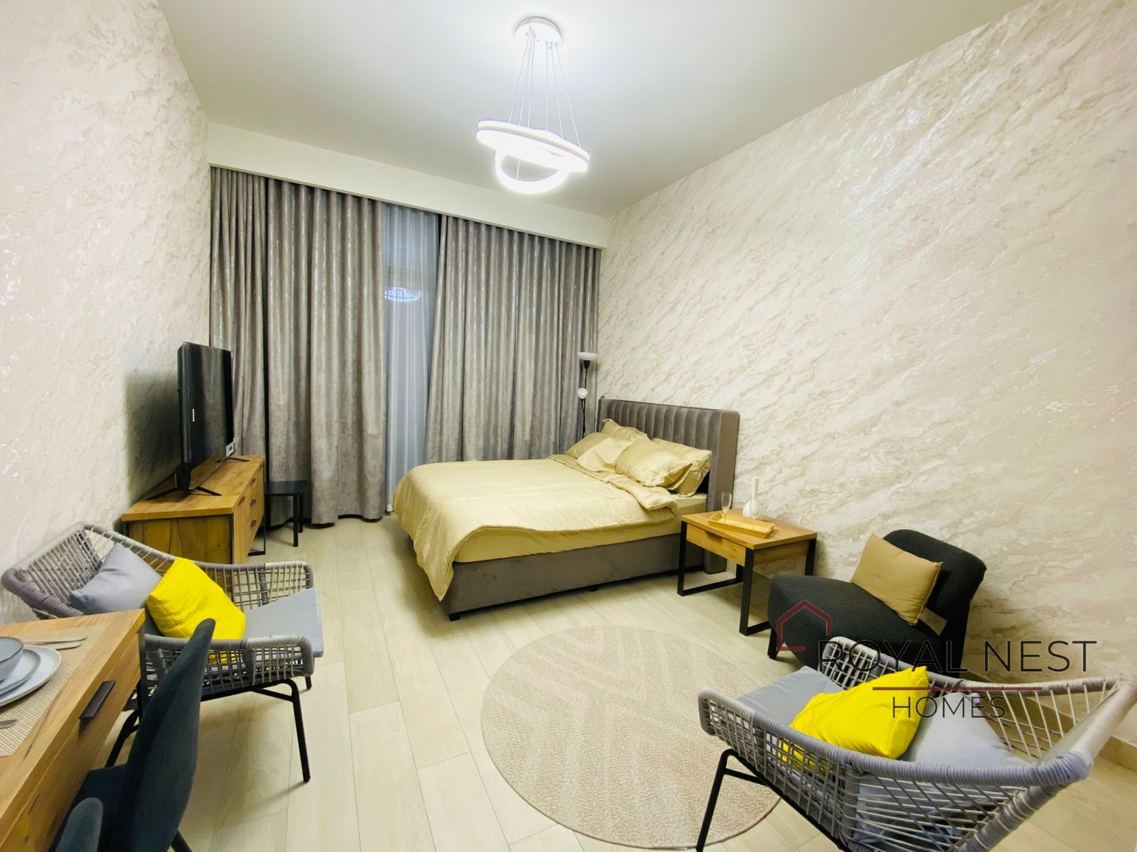 Huge Size | Furnished | 6 Cheques | Classic View