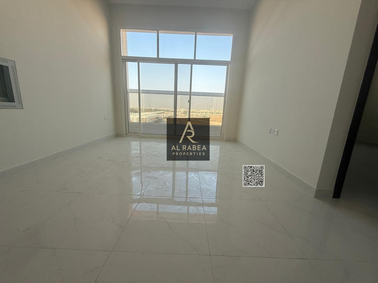 A new building in Olaya, the first inhabitant, two rooms, a hall, and 2 bathrooms. Insurance is 2000. Check is 40 thousand in 4 or 6 payments. Excelle