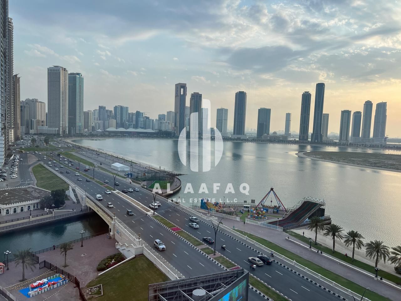 Sea View 3bhk | AC Chiller Free |Master bedroom