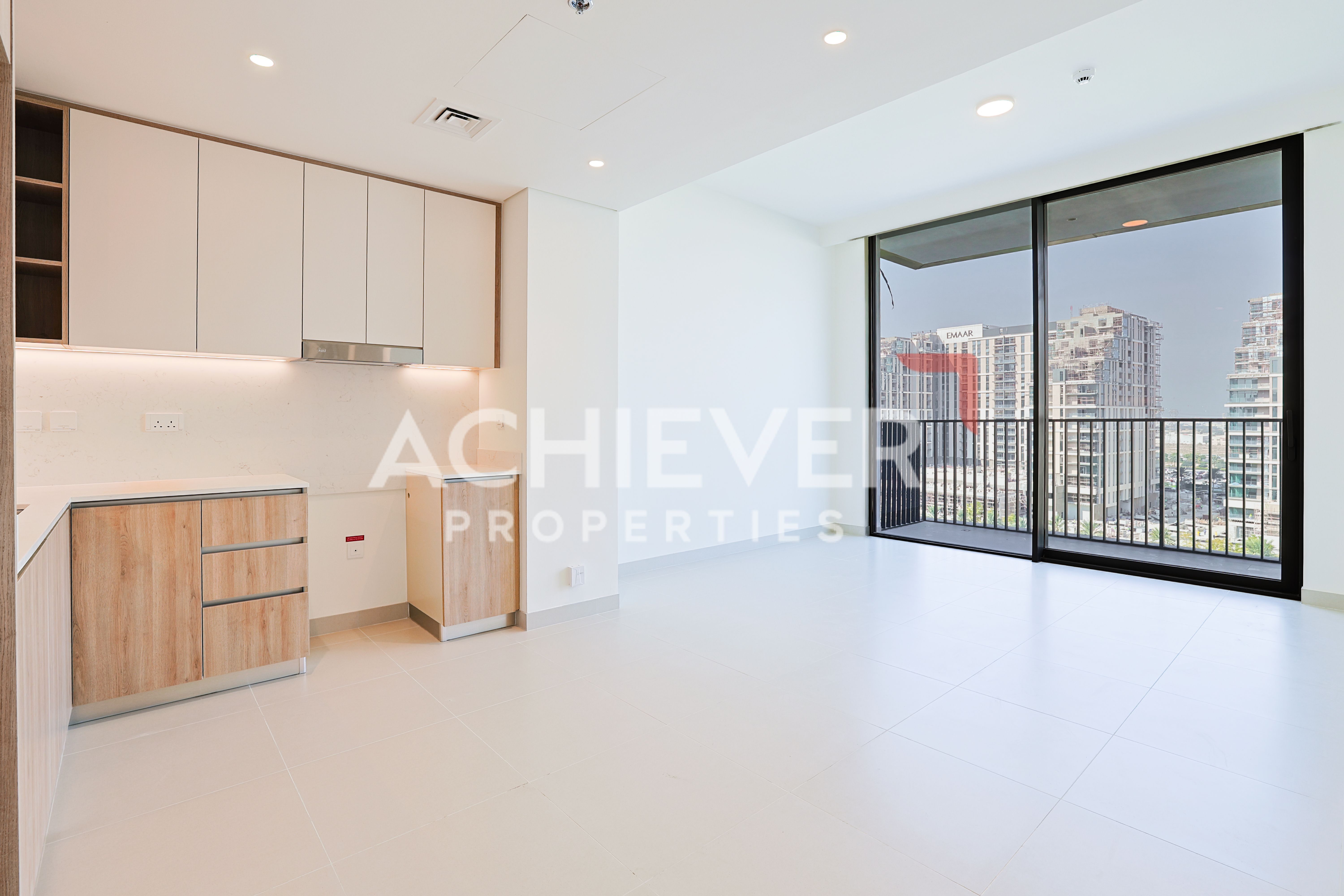 Spacious 2 BR | Vacant | Prime Location
