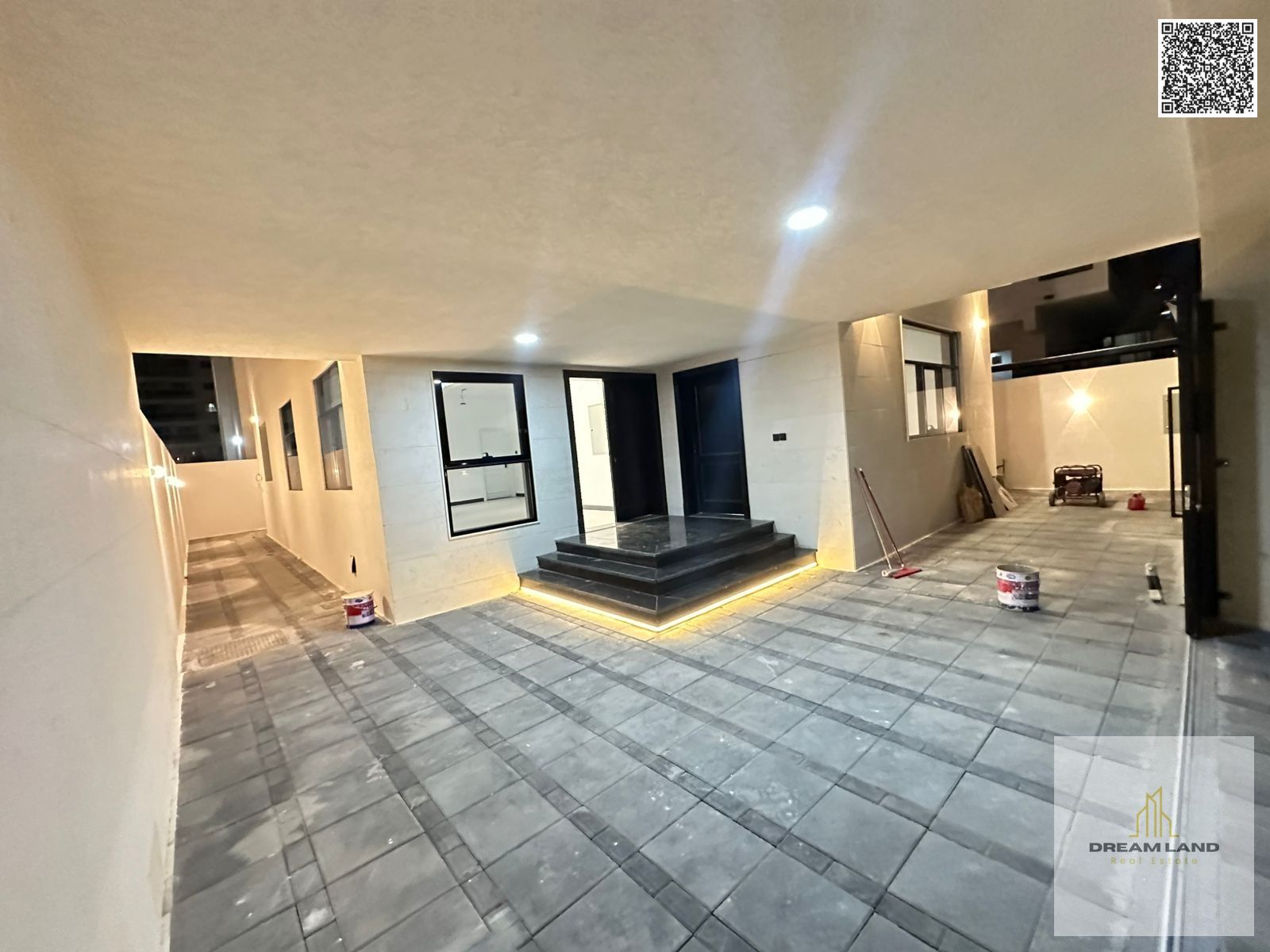 Luxury villa for sale in Al Yasmin neighborhood – modern design, two floors + roof