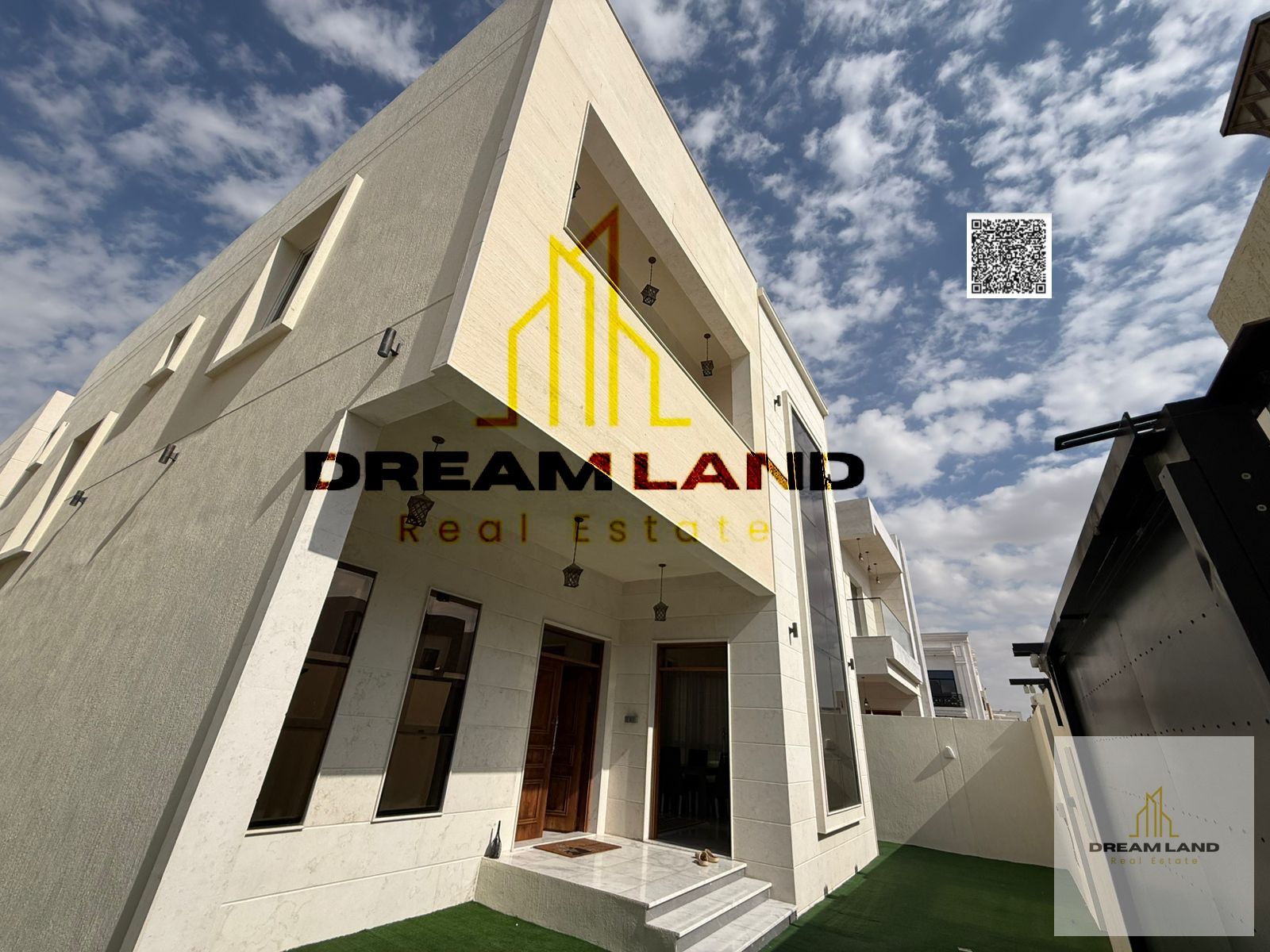 Including water, elc and AC, Amazing villa, 5 master bedrooms with built in wardrobes located in a strategic upscale location in Al yasmeen