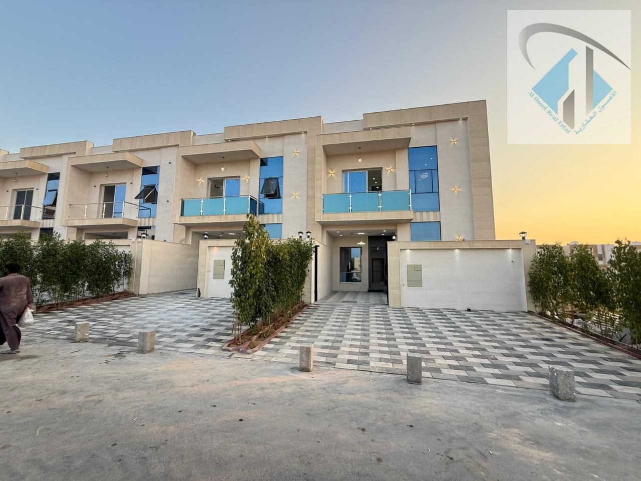 Modern villa located on a main street, no registration fees