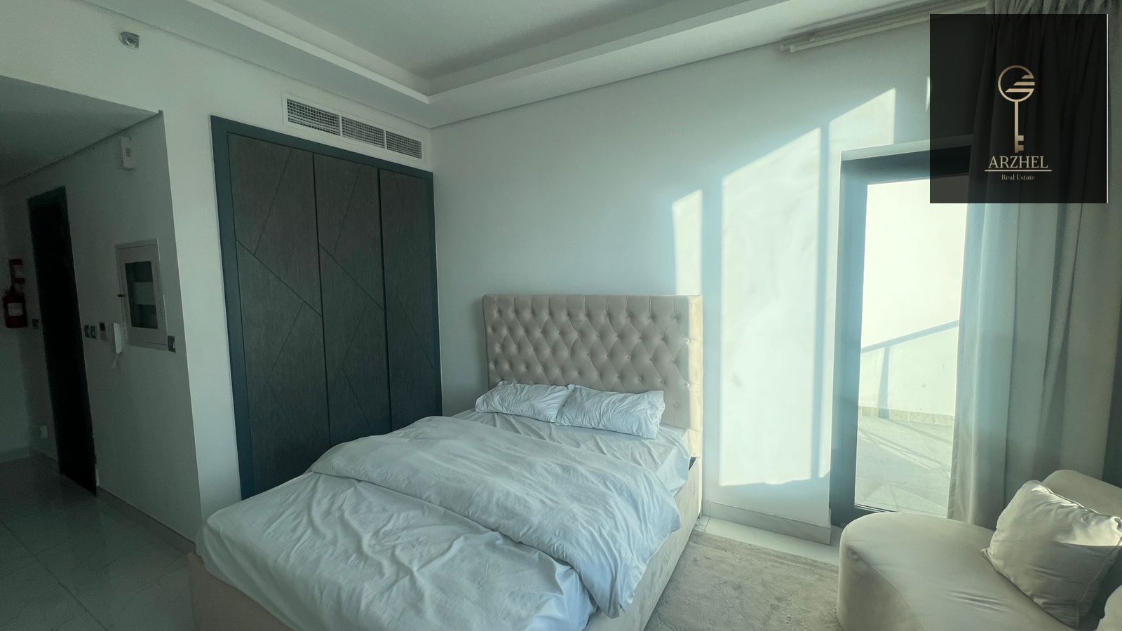 FULLY FURNISHED | SPACIOUS STUDIO