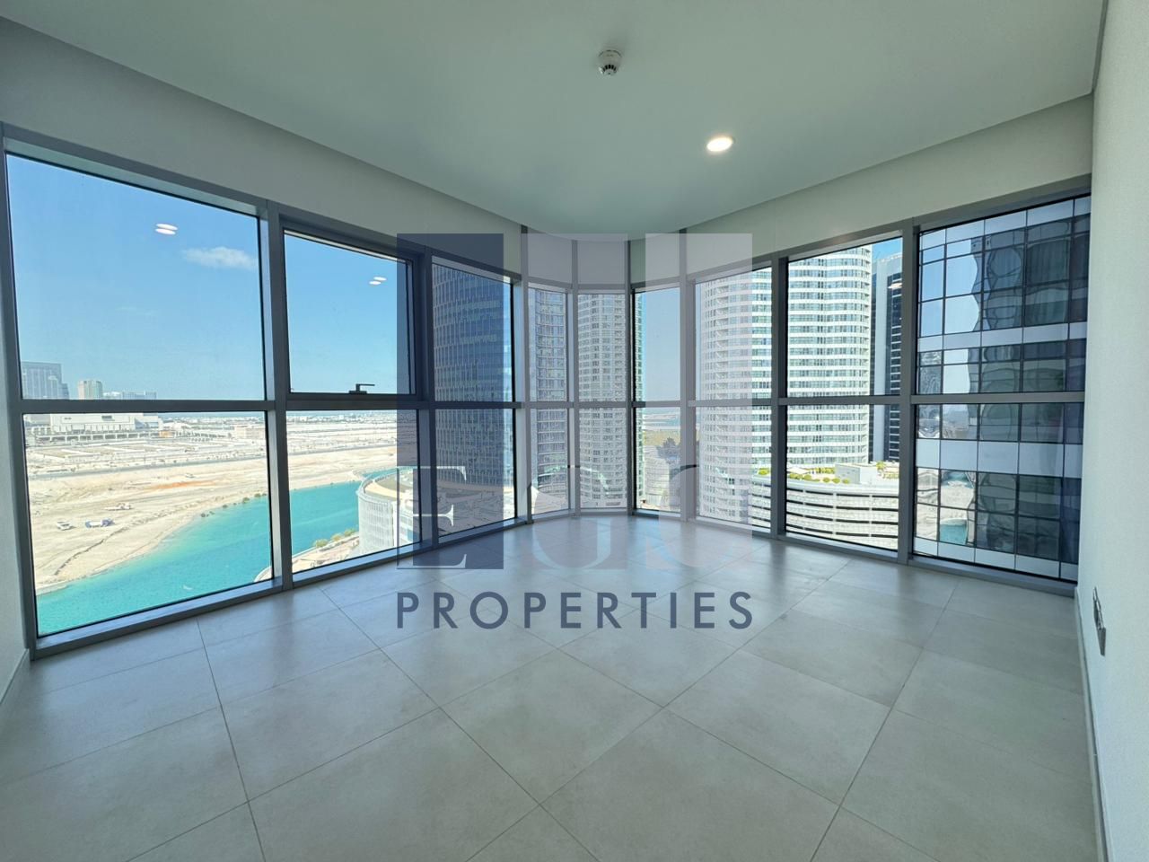 Luxurious 3BD+M | Kitchen Appliances | Canal View