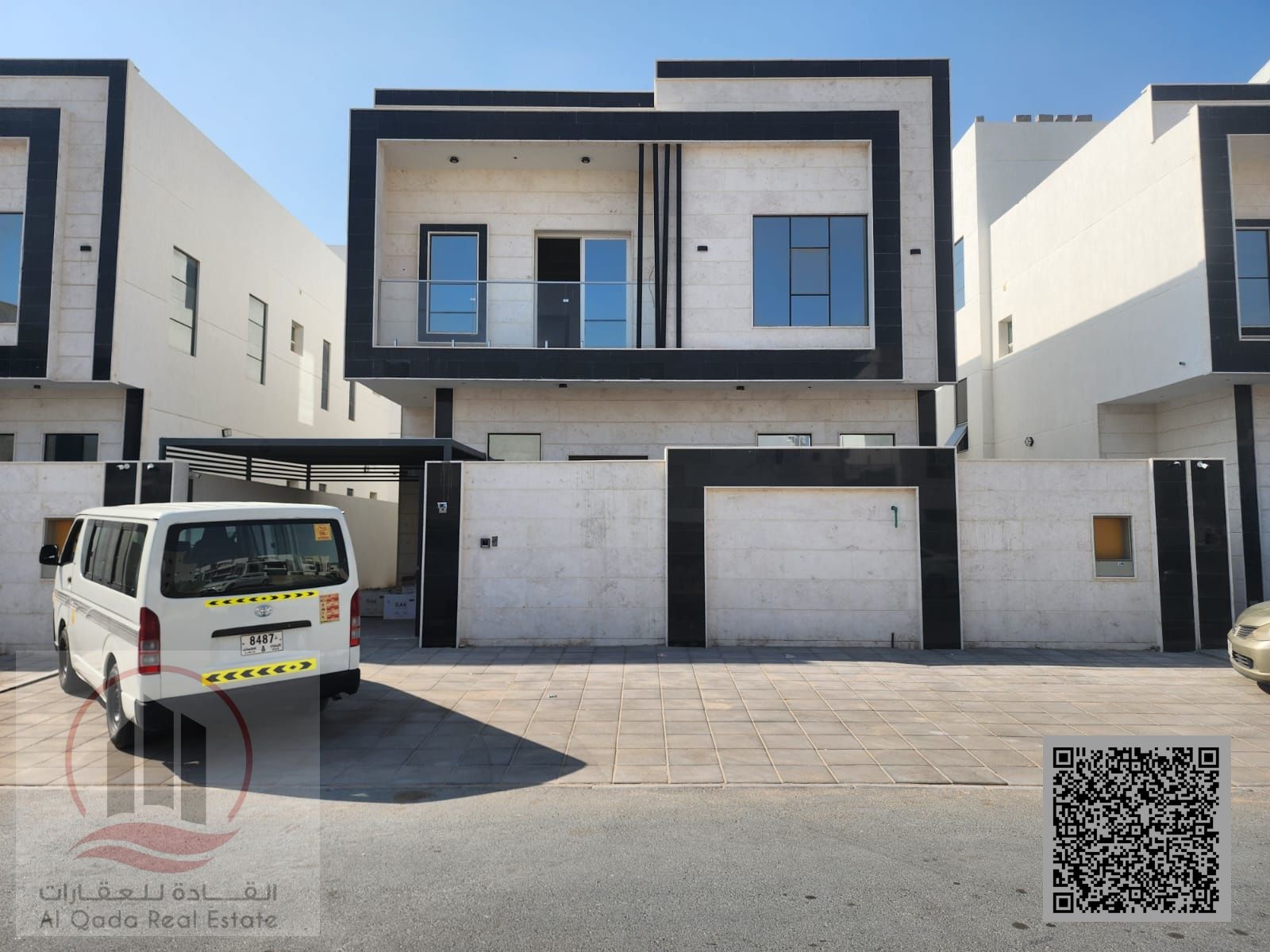 Villa for sale in Ajman, Al Helio area, including registration fees. 5 master bedrooms, majlis, living room, and maid's room. Freehold ownership.