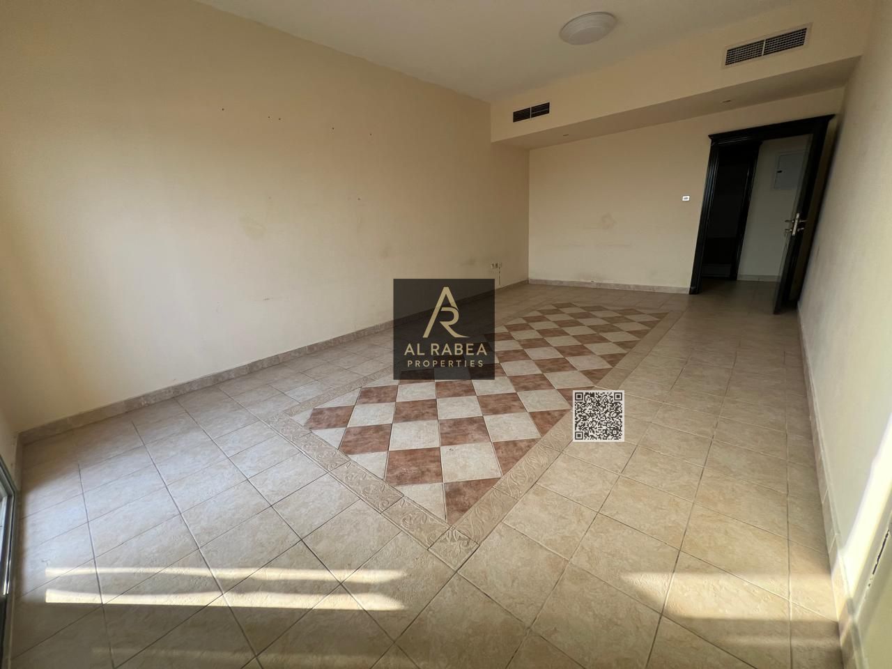 Two bedrooms, a living room, and two bathrooms for 39,000 AED, payable in four or six installments. A 3,000 AED security deposit is required. Side vie