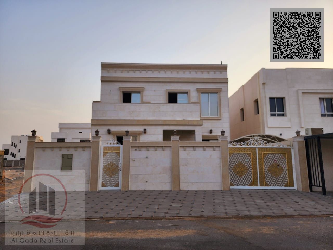 Villa for sale in Ajman, Al Zahia area. It consists of 4 master bedrooms, a majlis (formal sitting room), a living room, and a maid's room. Freehold o