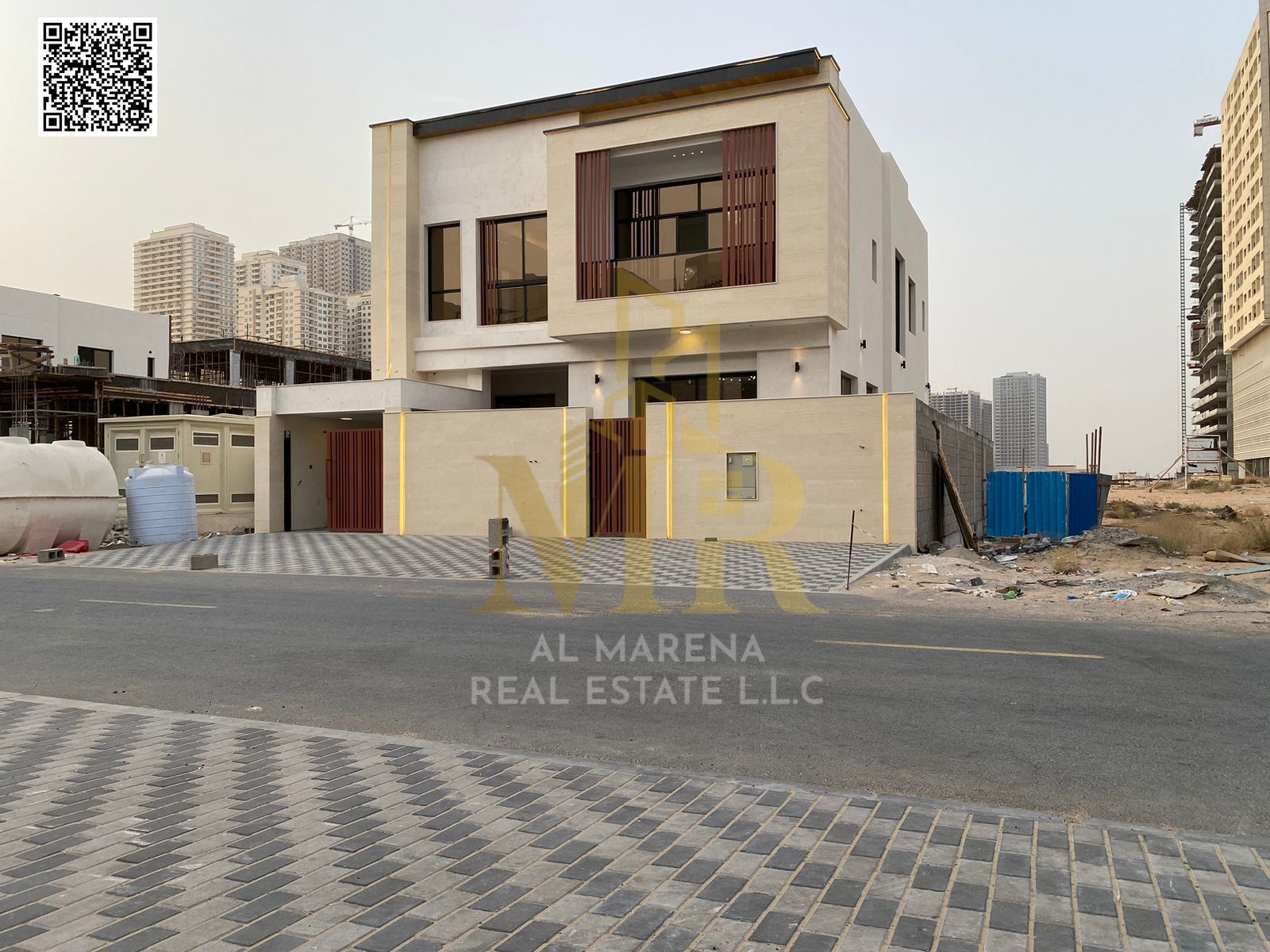 Villa in Al Amrah on a 3014 sqft plot, 5 master bedrooms, very special price, ideal for family living and a great investment opportunity.