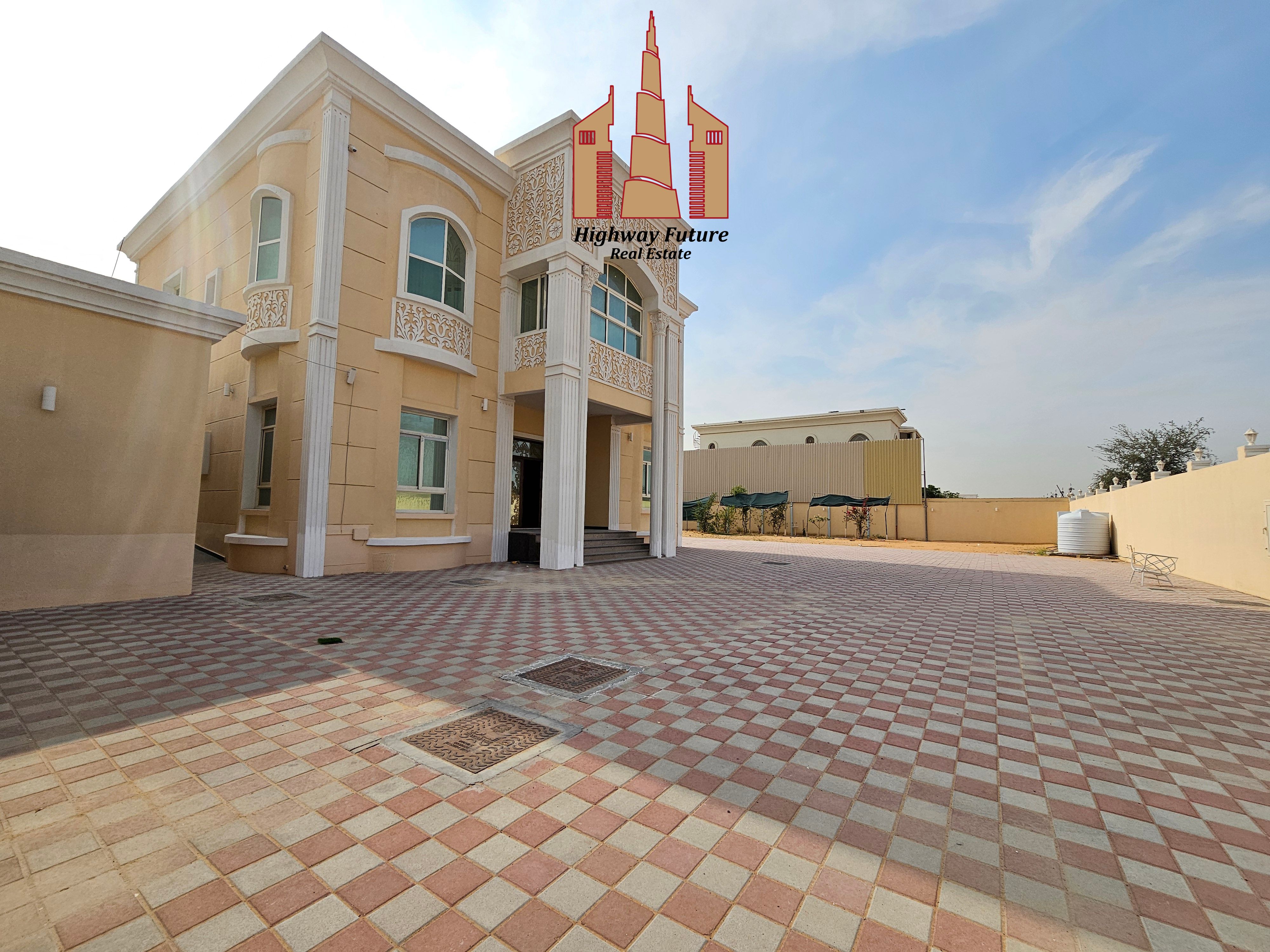5 Bedroom very big size like new 2 Hall Majlis Maids room 2 kitchan wardrobe big yard 170k