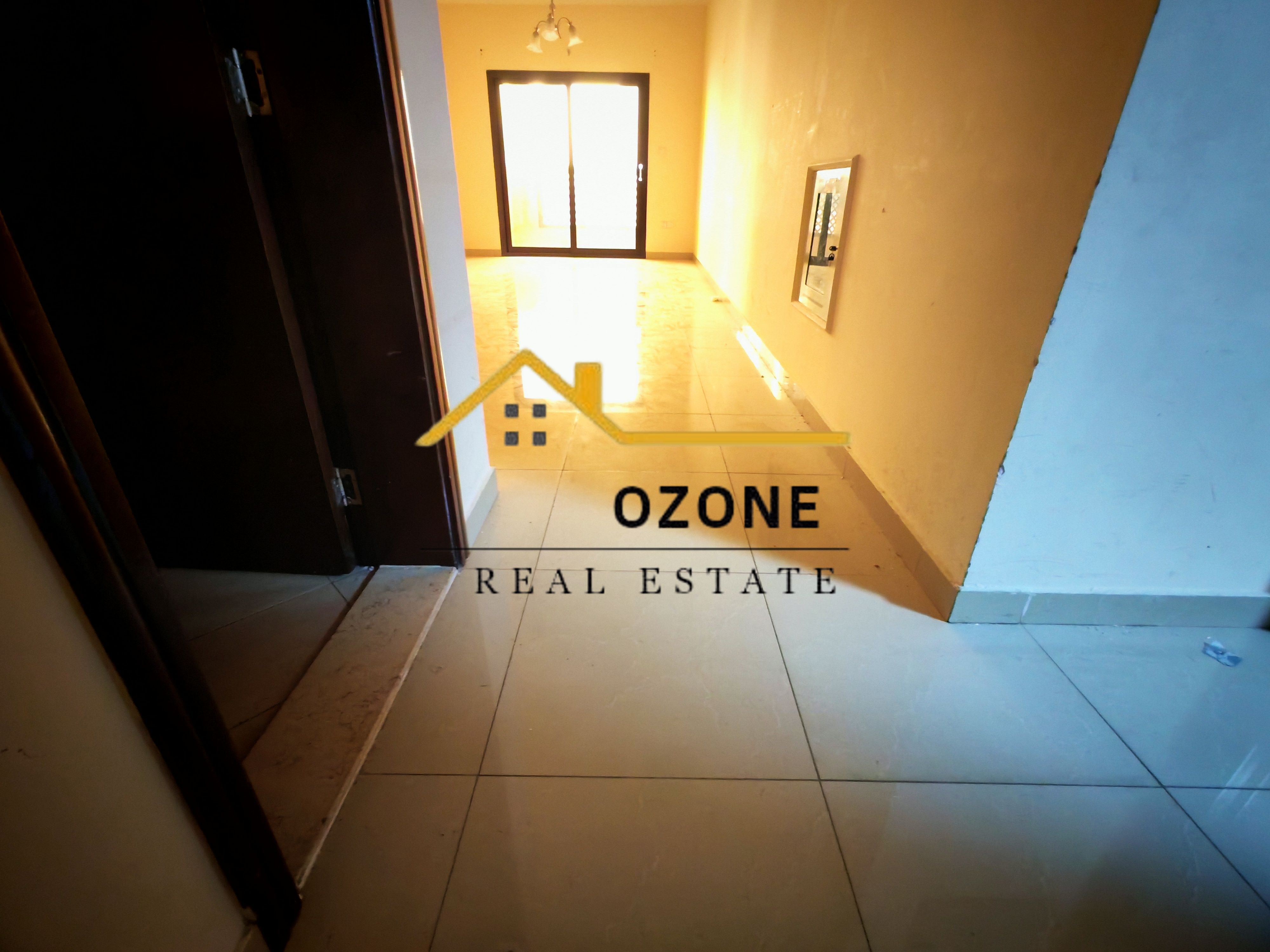3BHK apartment in affordable price//Like New\°Balcony\°Parking\°Family Building
