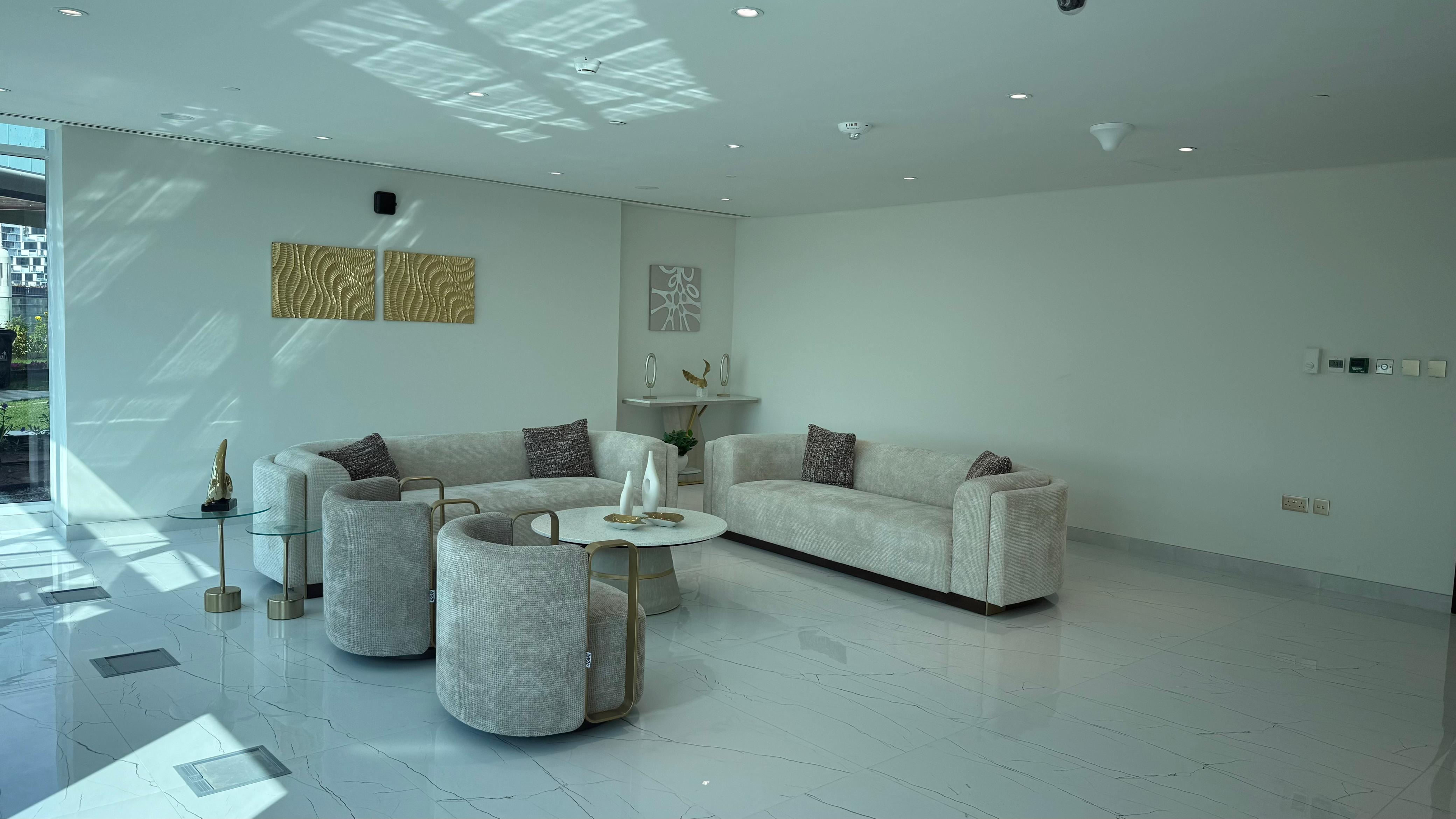 Brand new / Ready to move / Fully facilitated bldg