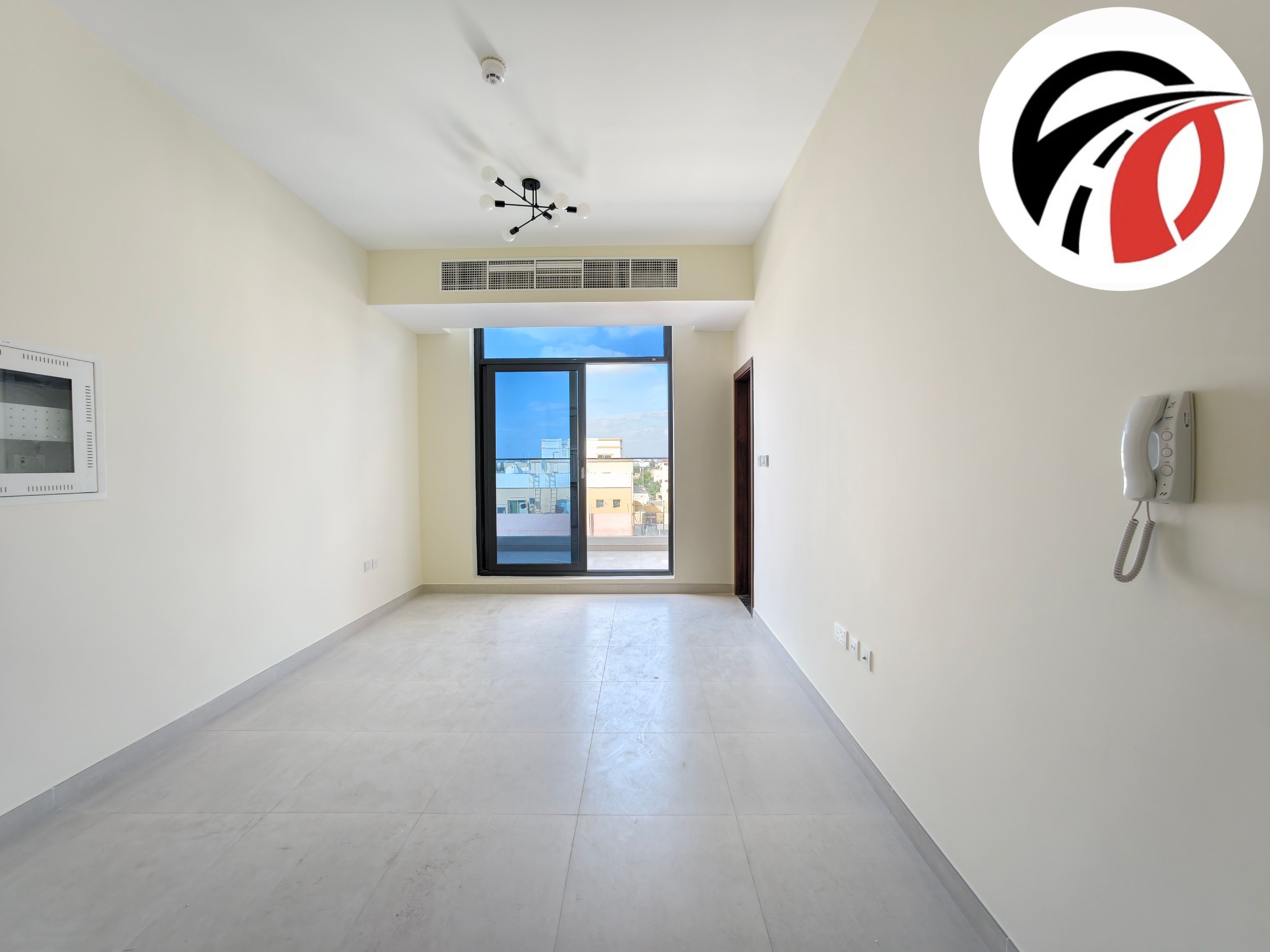Luxurious Studio // Close To Metro// Brand New // Big Balcony