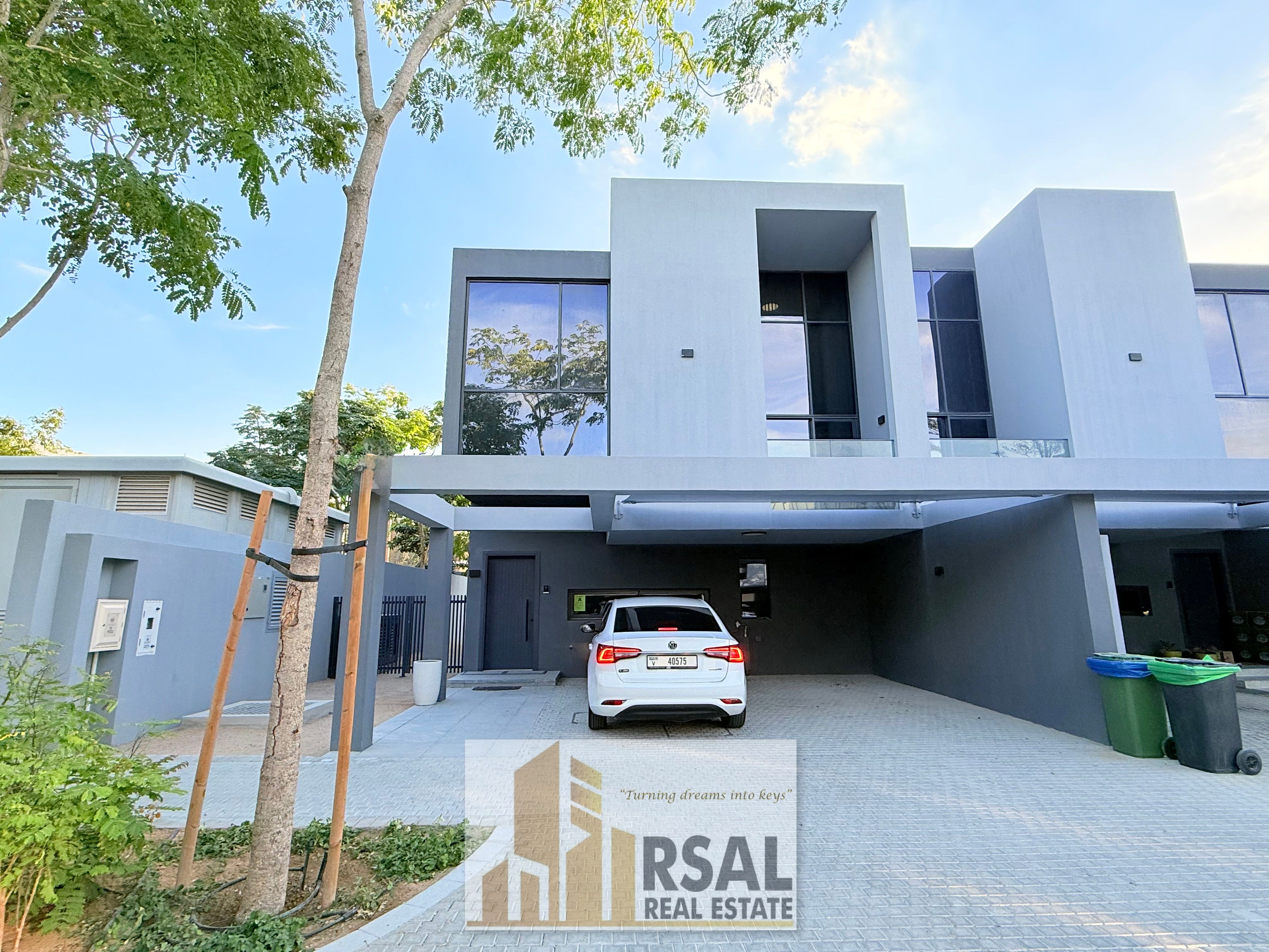 All Master bedrooms 3BR / Corner Unit / Spacious Size