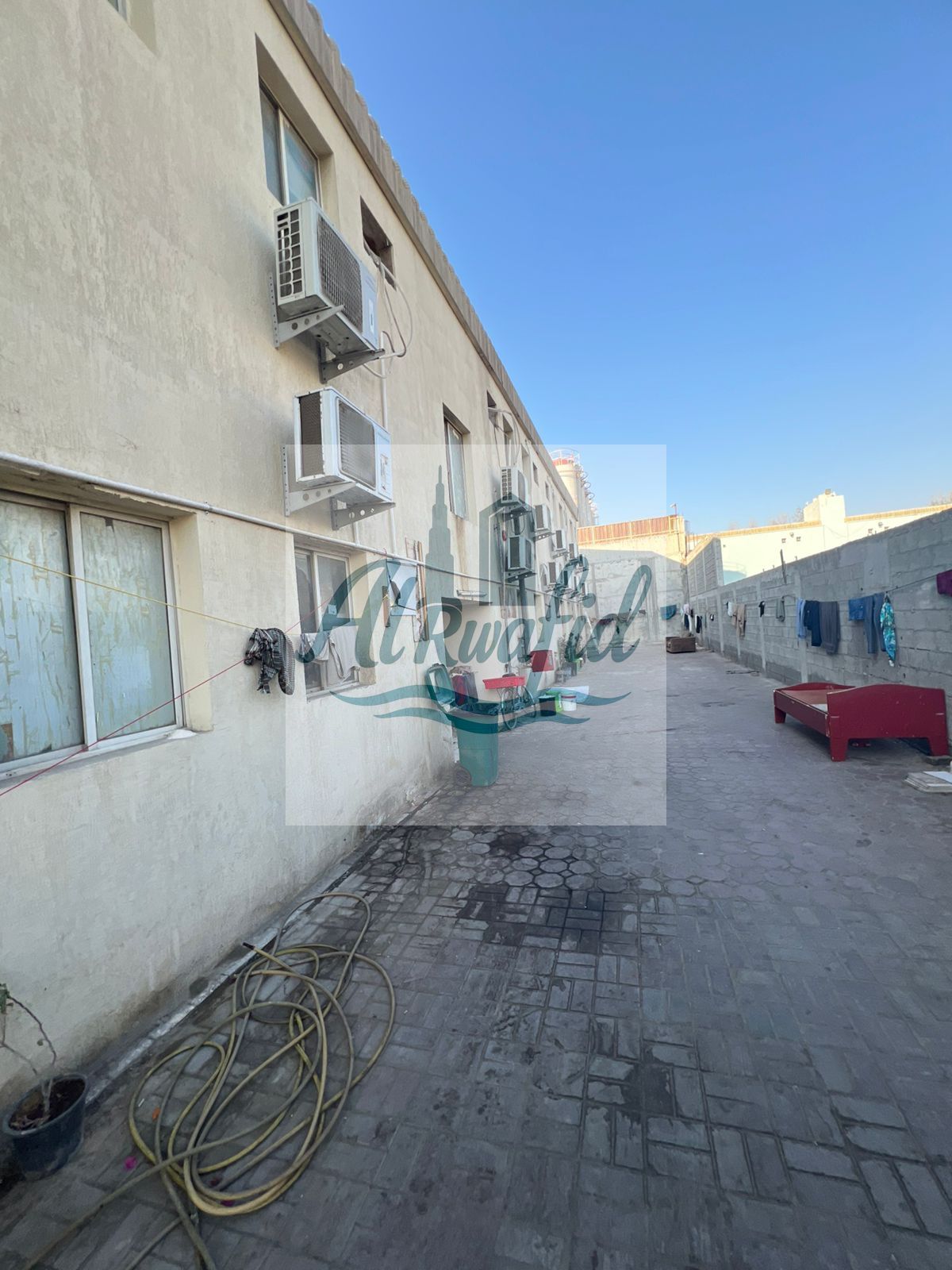 For Rent – 87 Rooms in 3 Blocks in Al Jurf Industrial Area, Ajman We have 87 rooms available for rent, distributed across 3 blocks. Each block cons
