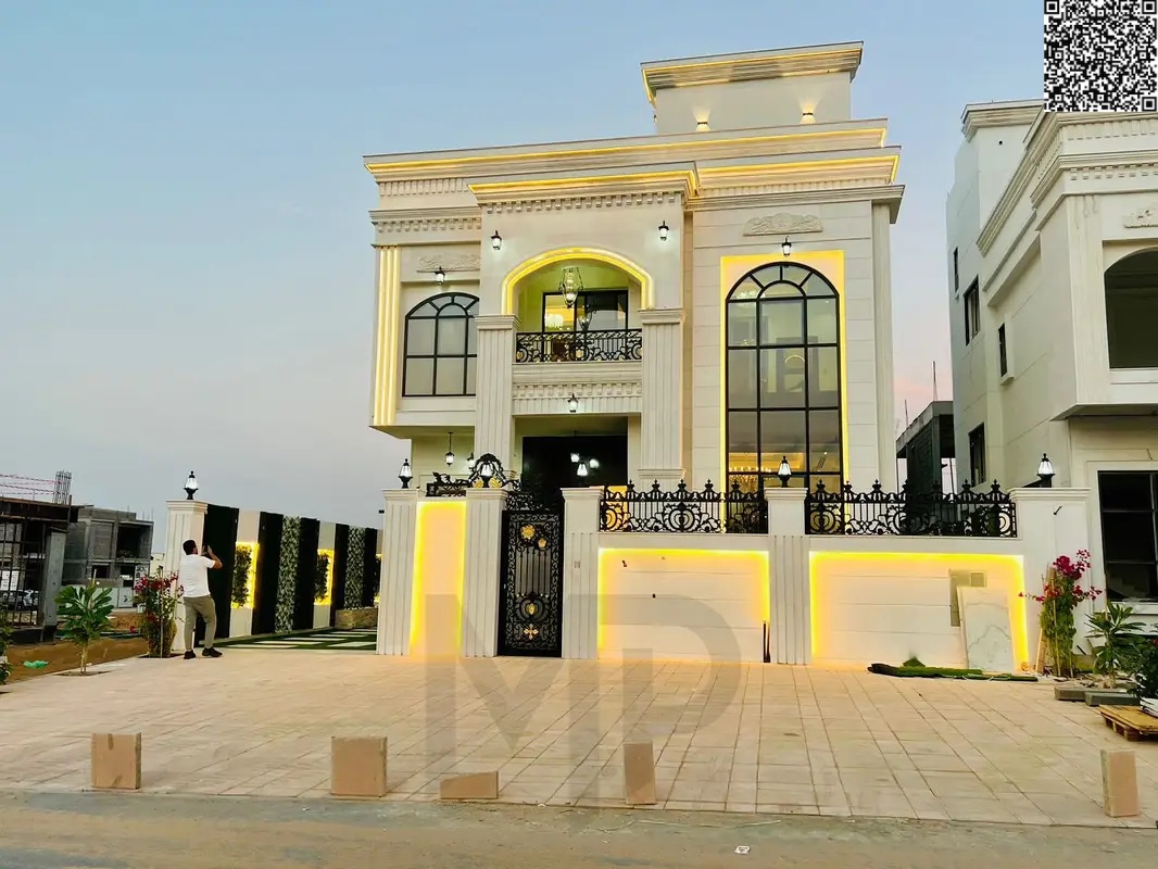 Villa with all registration and ownership fees included, on the main street, ready to move in, in one of the most prestigious areas of Ajman, freehold