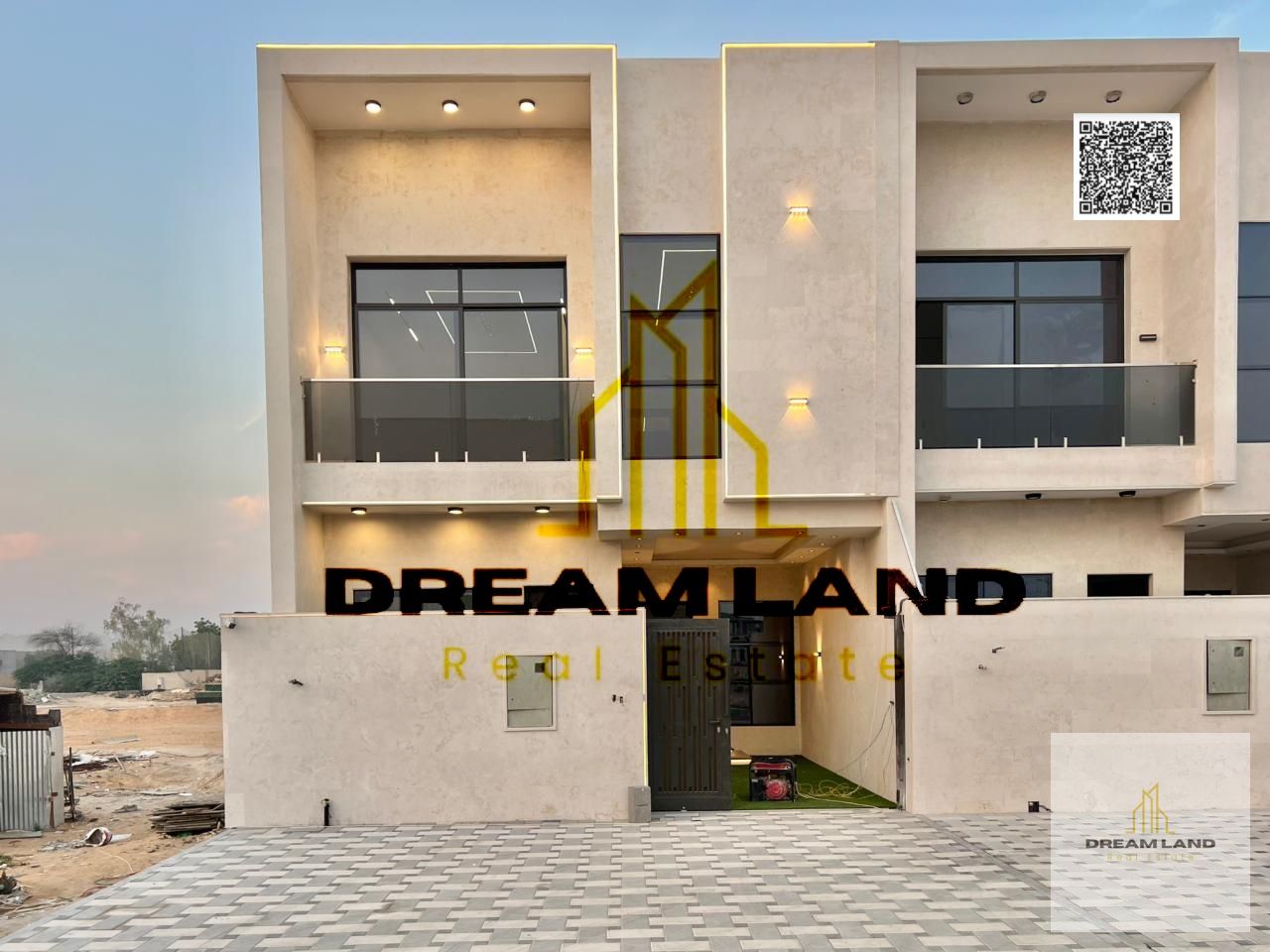 Now for sale in a good price, including registration fees Town house 3 master bedrooms with built in wardrobes and rooftop, located in a strategic are