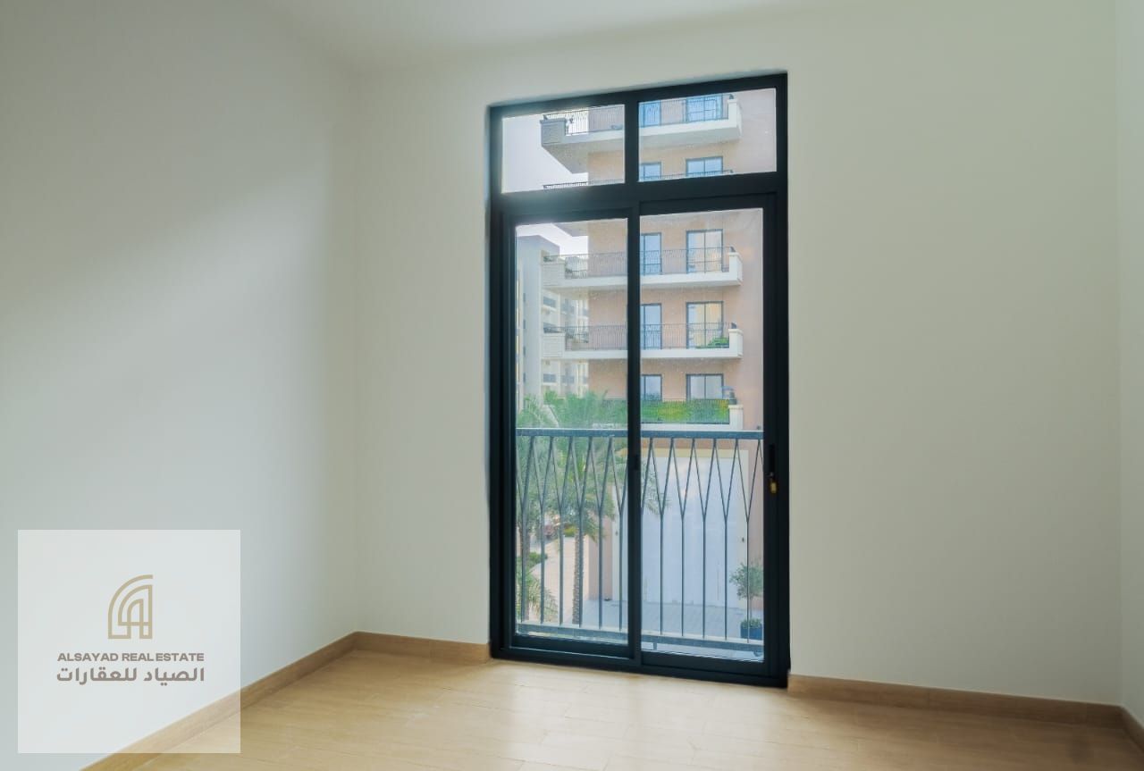 Luxury apartment in Maryam Island with **two stunning views and 3 balconies** – **3 bedrooms + living room + maid’s room + 2 parking spaces + swi