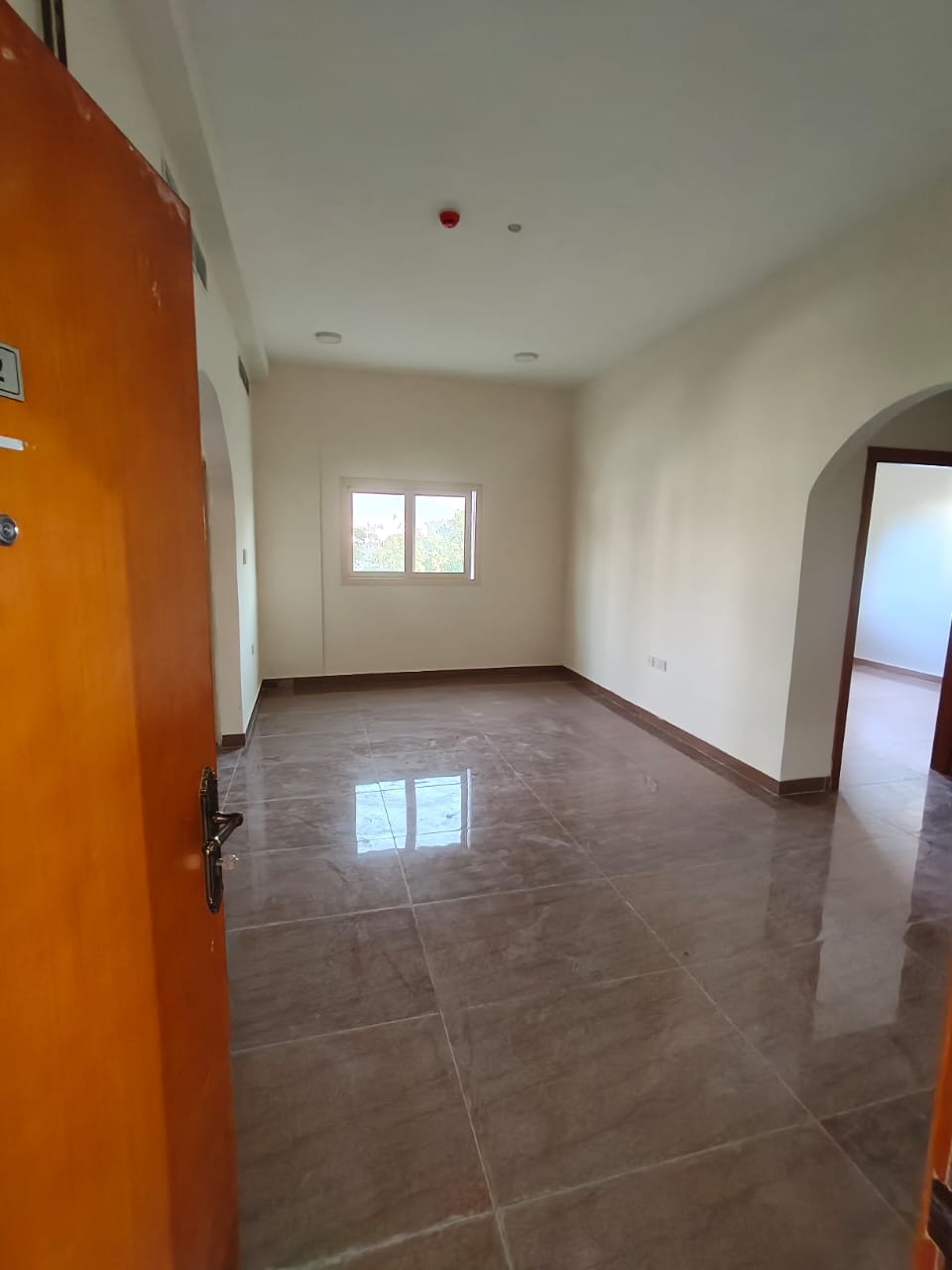 A beautiful family apartment in the heart of Sharjah Al Musalla, featuring 3 bedrooms and a living room, ideal for large families, in a prime location