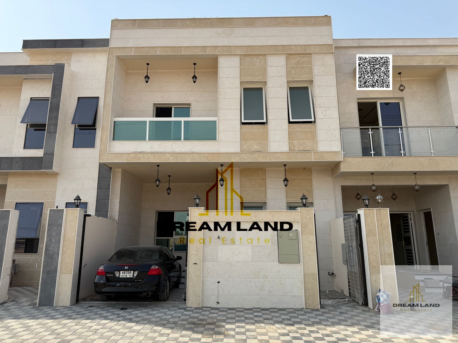 Now for sale in a good price, including registration fees town house 5 master bedrooms with built in wardrobes located in a strategic location