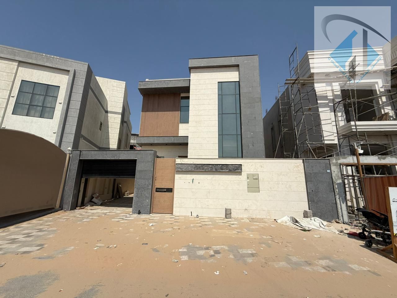 Modern villa for rent, close to the main street