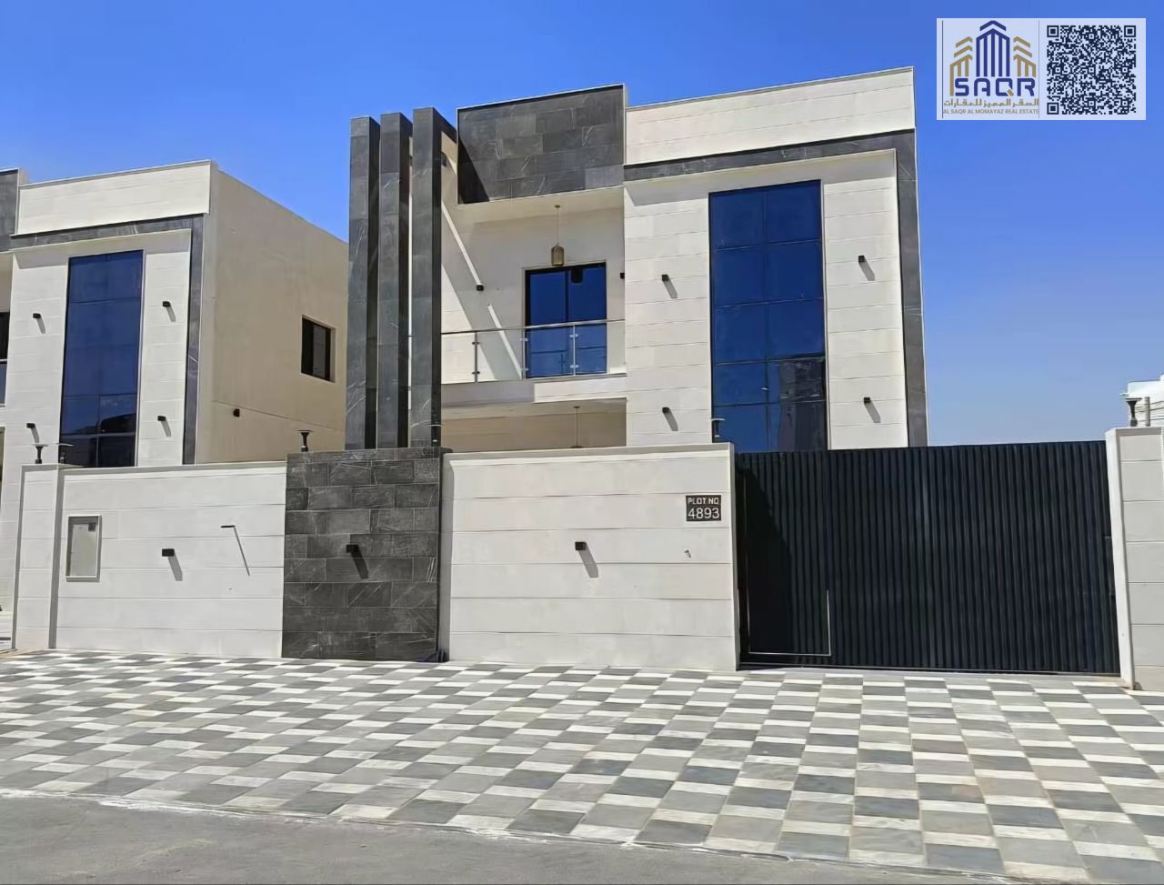 Deluxe villa for rent with central air conditioning // 4 master bedrooms / Large internal courtyard with front setback. Prime location