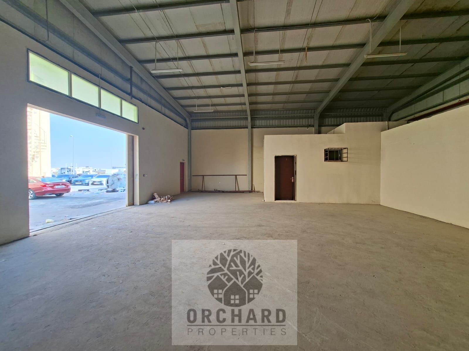 Prime location warehouse available with built-in office space. Yearly rent: AED 95,000