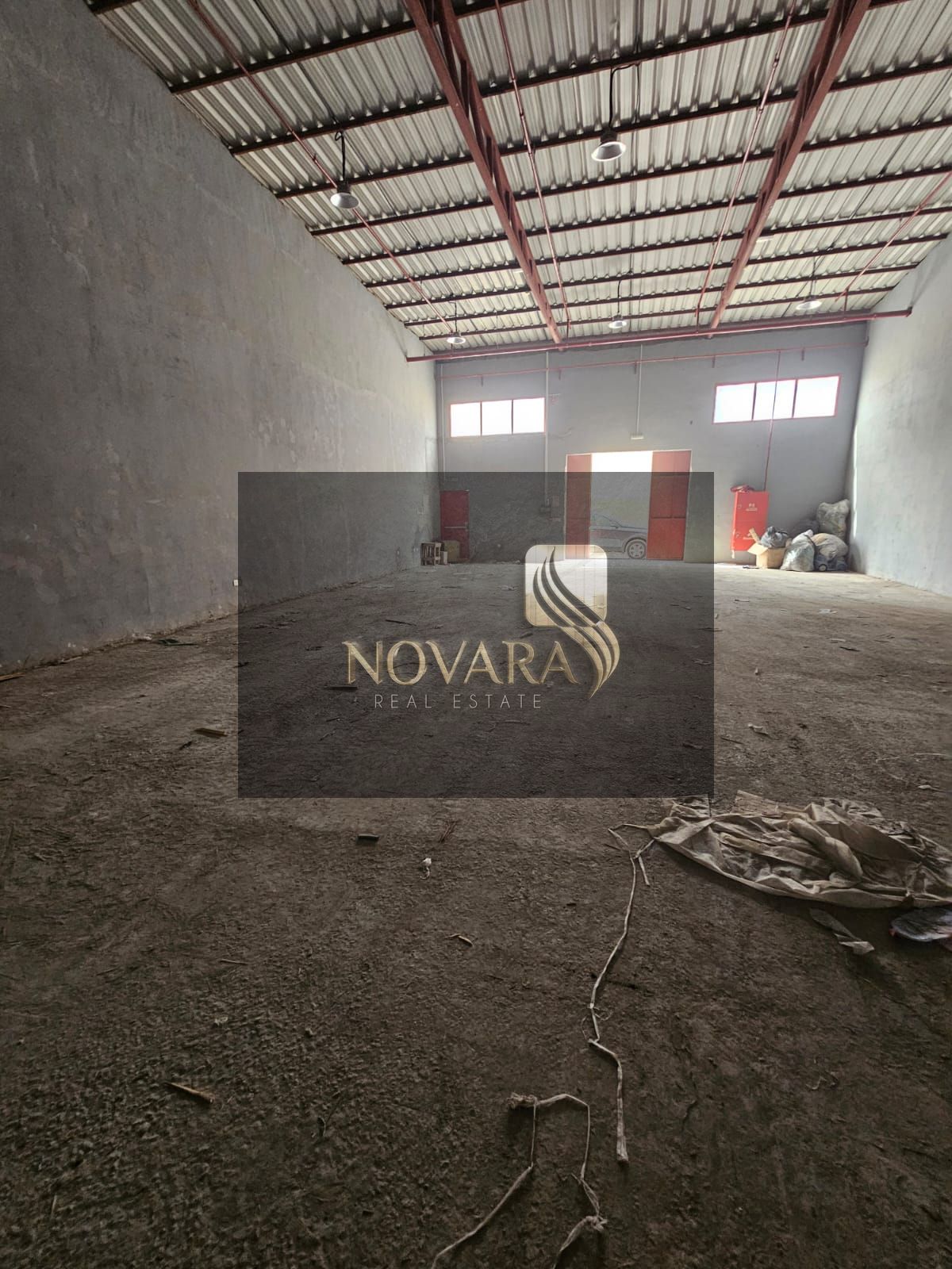 We offer you a unique opportunity to rent a warehouse with an area of 2500 square feet.