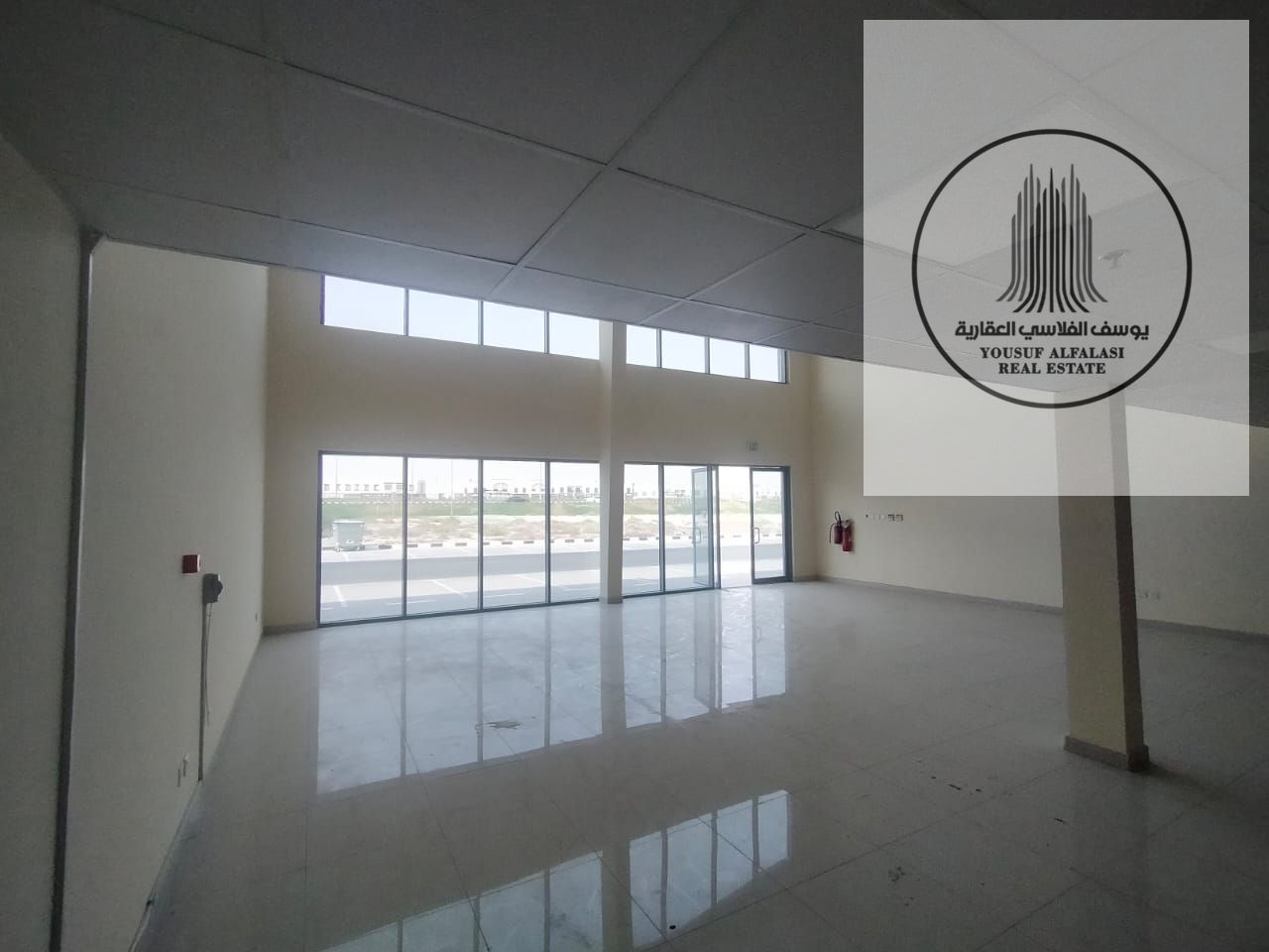 For rent in Industrial Area 18: Showroom, 5,050 sq ft, price AED 450,000 electricity 35 kW