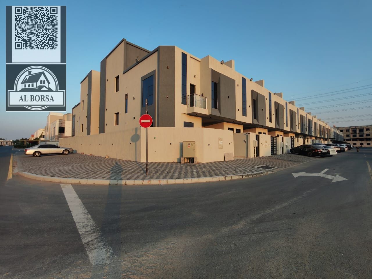 Villa for rent – Al Yasmin | 5 bedrooms + Majlis + Living room + Maid's room | AED 90,000 / 4 installments