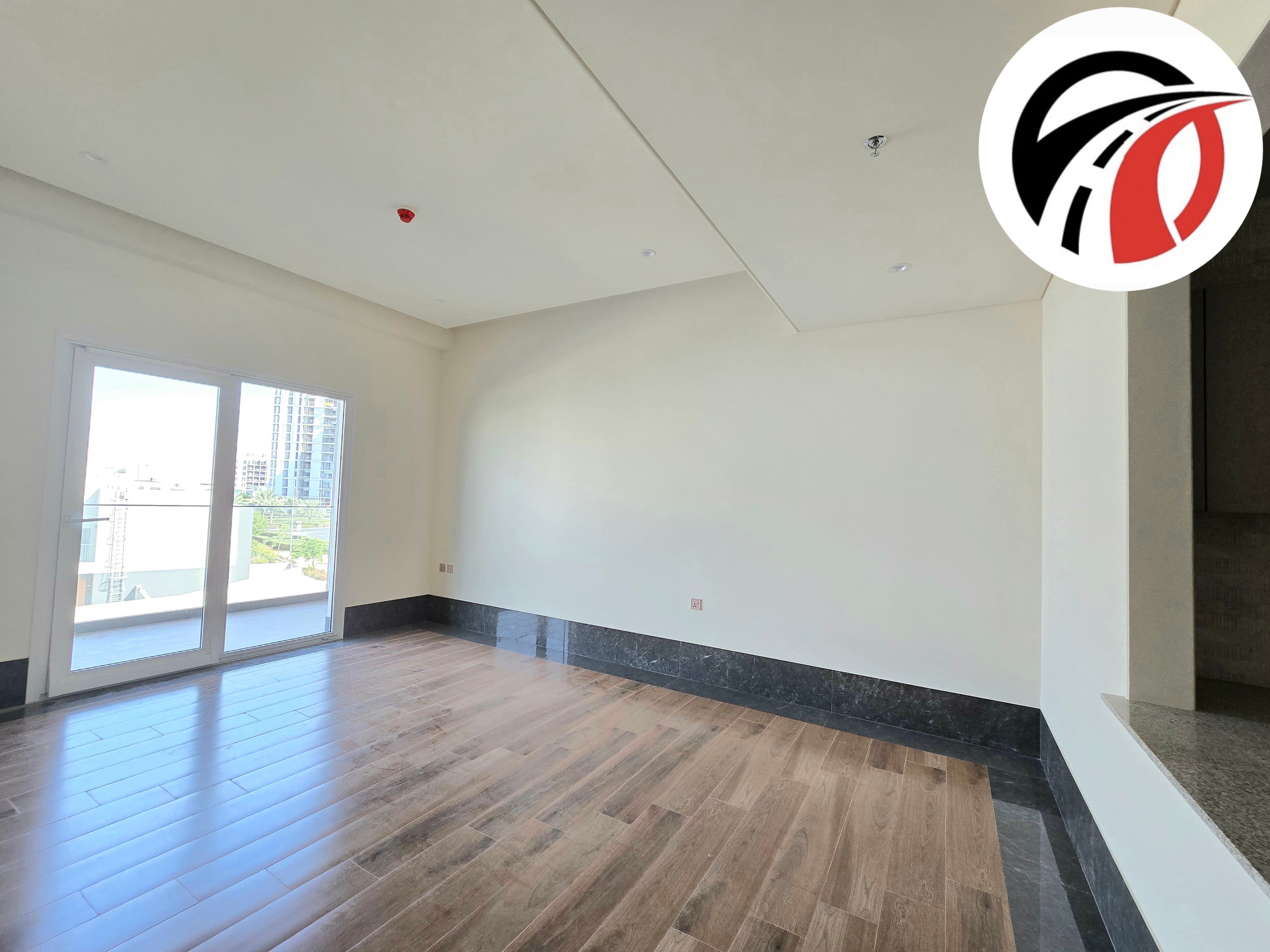 Brand New ! Spacious Apartment ! With Kitchen Appliances ! Ready to Move