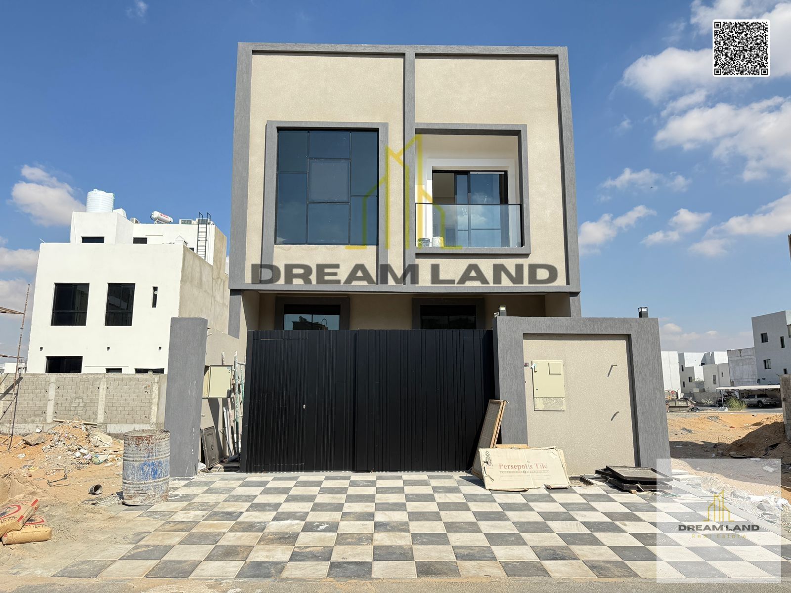 5-bedroom townhouse directly on the street, stunning views, freehold ownership for all nationalities