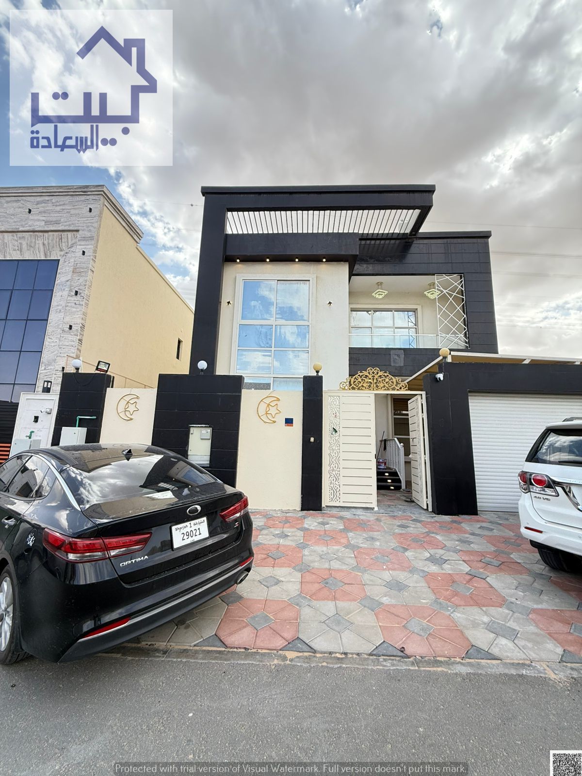 For rent in Al Yasmin: 5 rooms, 2 living rooms with built-in wardrobes, maid's room, central air conditioning.