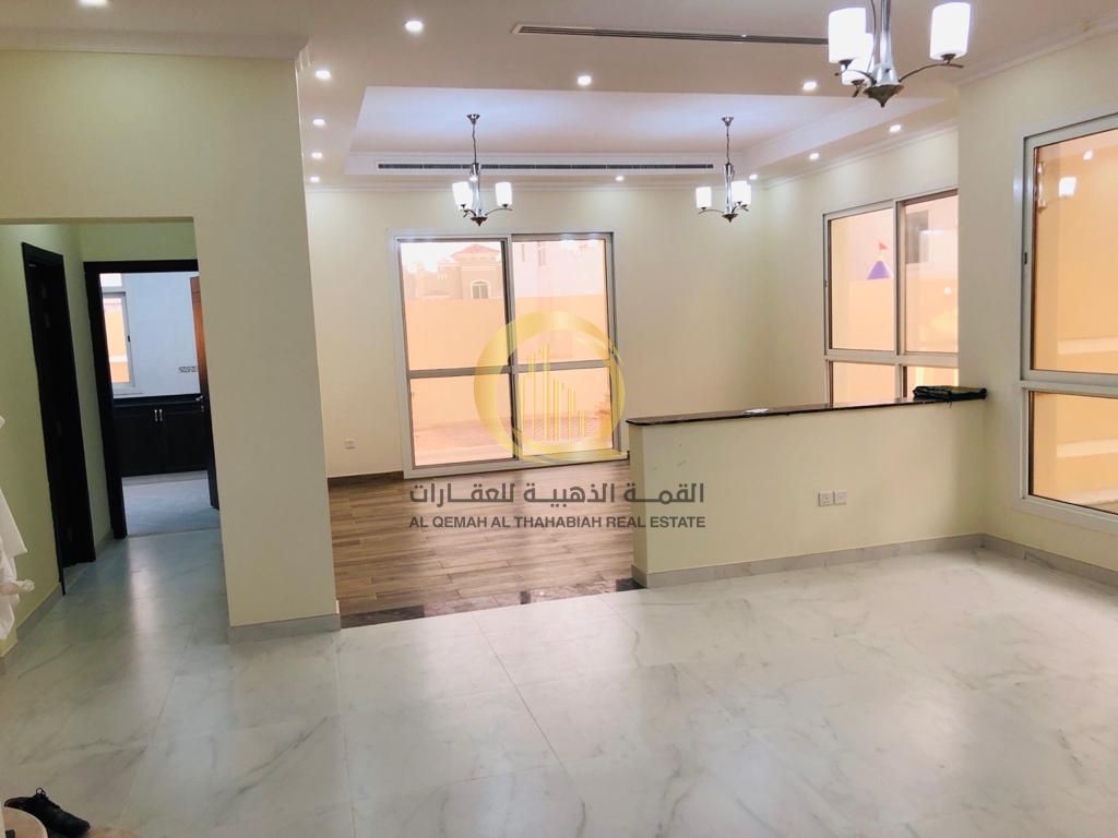 Distinctive villa for sale in Al-Houshi, very close to the bridge, with an excellent area of 4850 sq ft