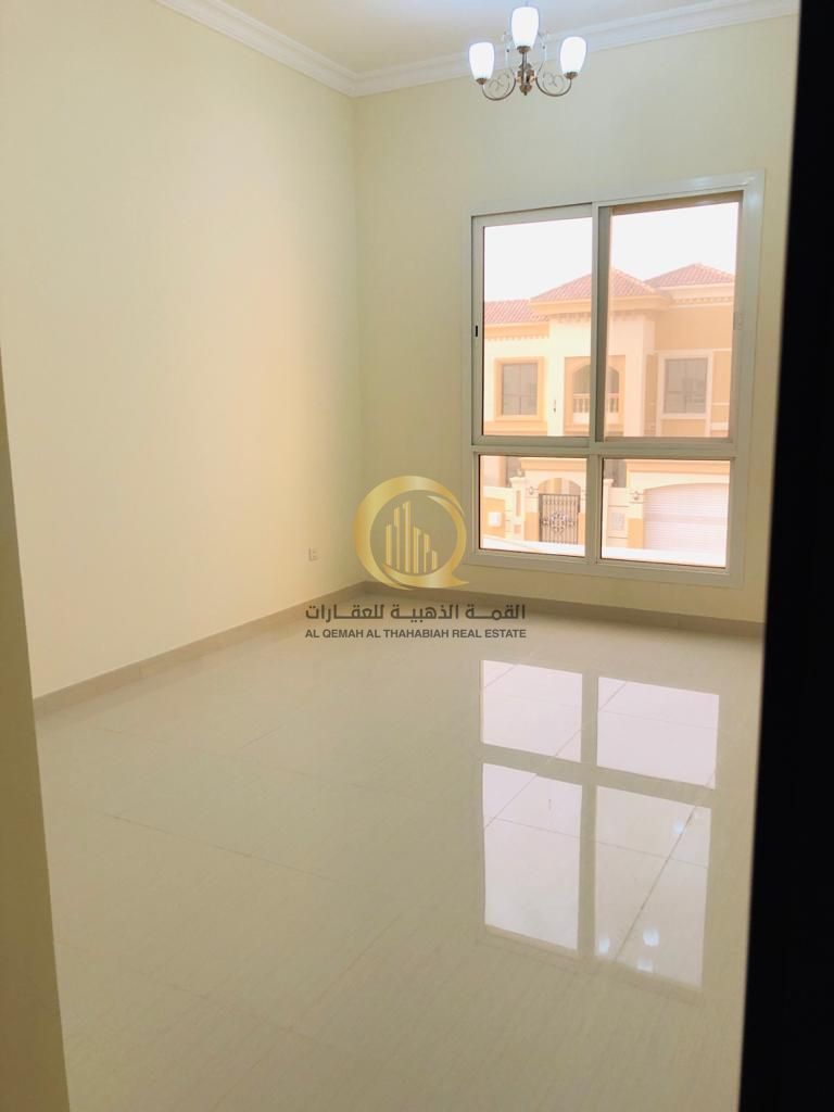 A distinctive villa for rent in Al-Hawshi, very close to the bridge. Its area is excellent, 4,850 sq ft.