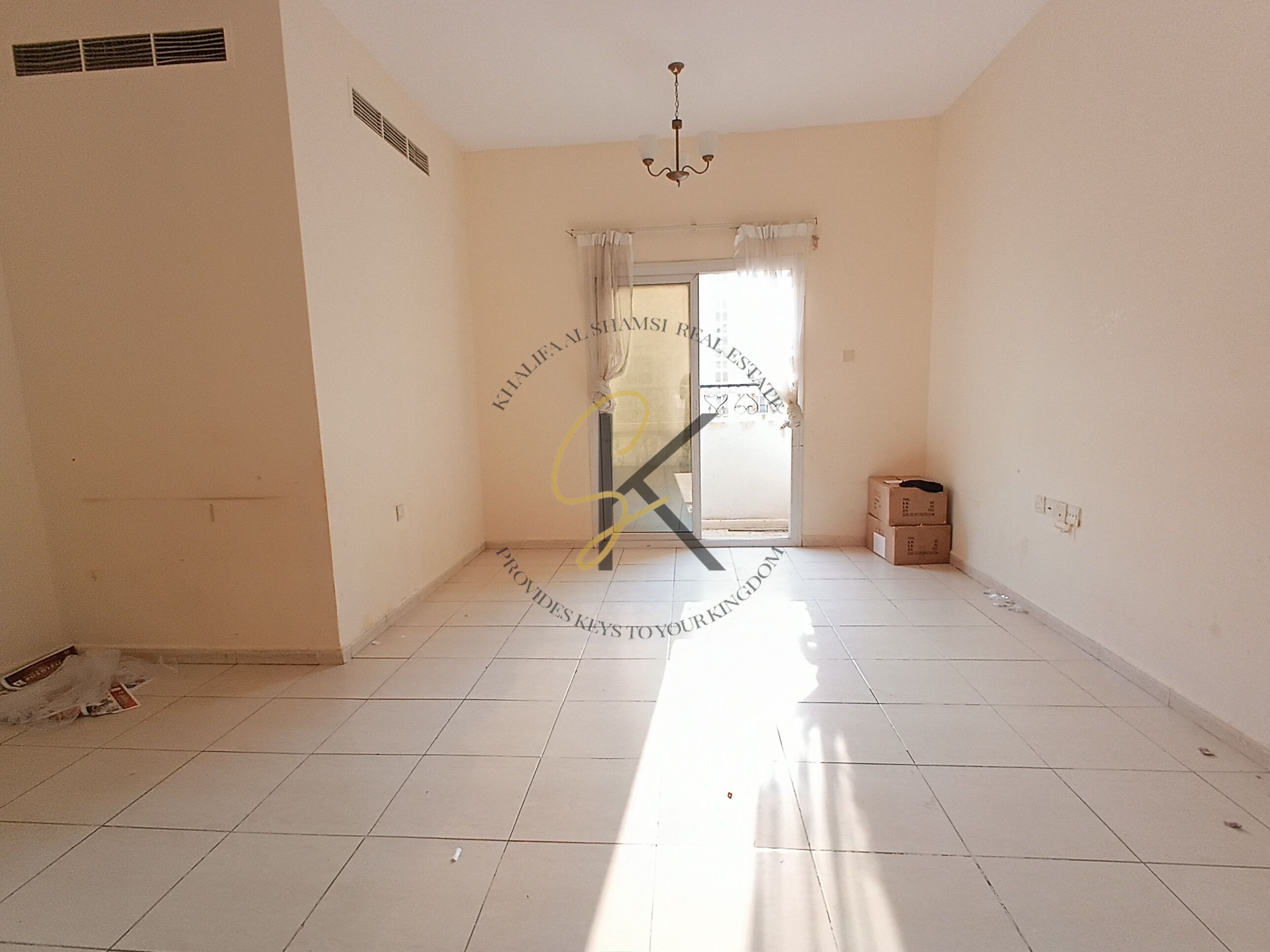 Lavish 2BHK full of family Building Neat and clean room Near by Day to Day for contact Babar
