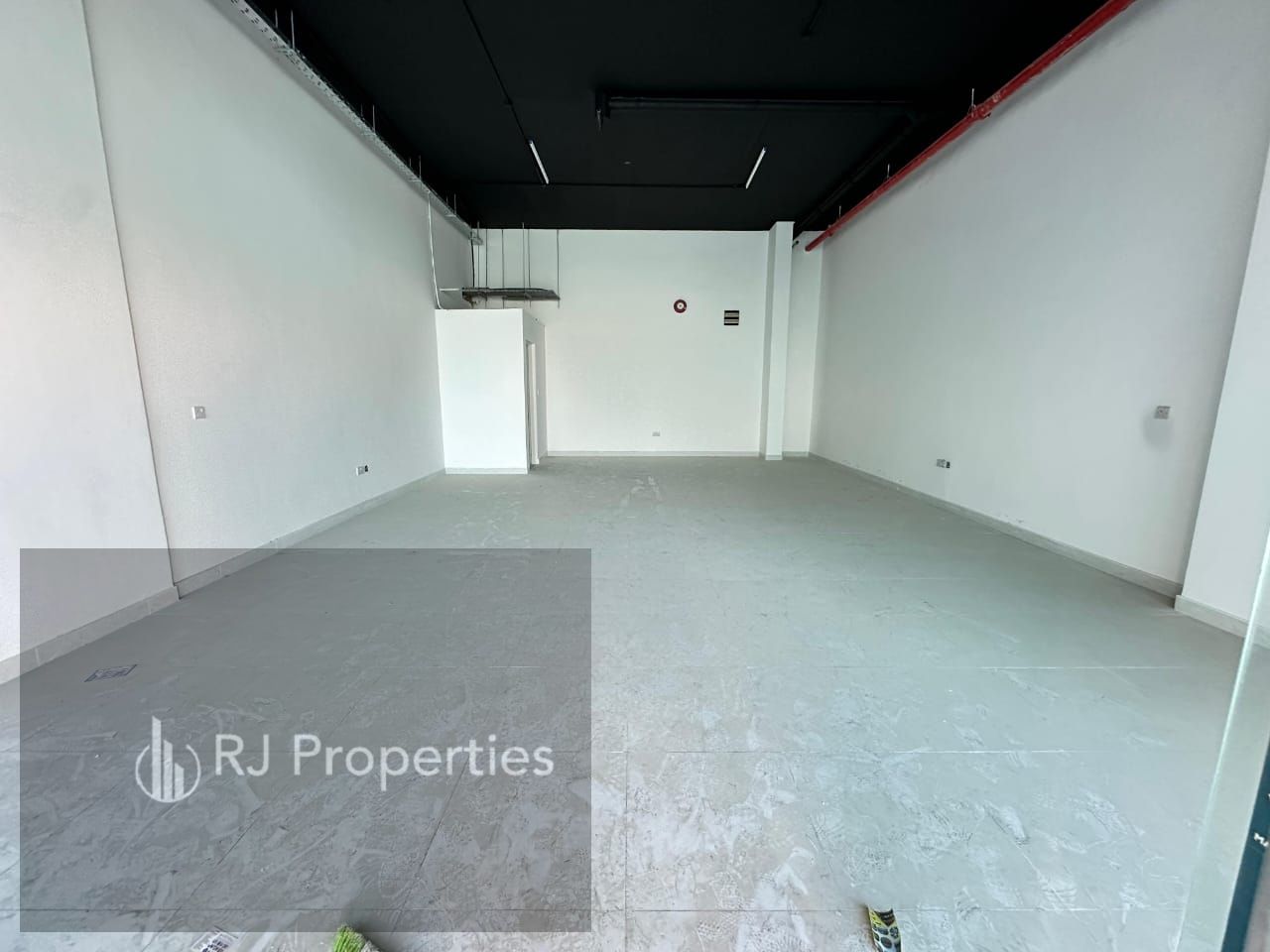 Bright Location Corner Shop Spacious Luxury Huje Good Business Purpose
