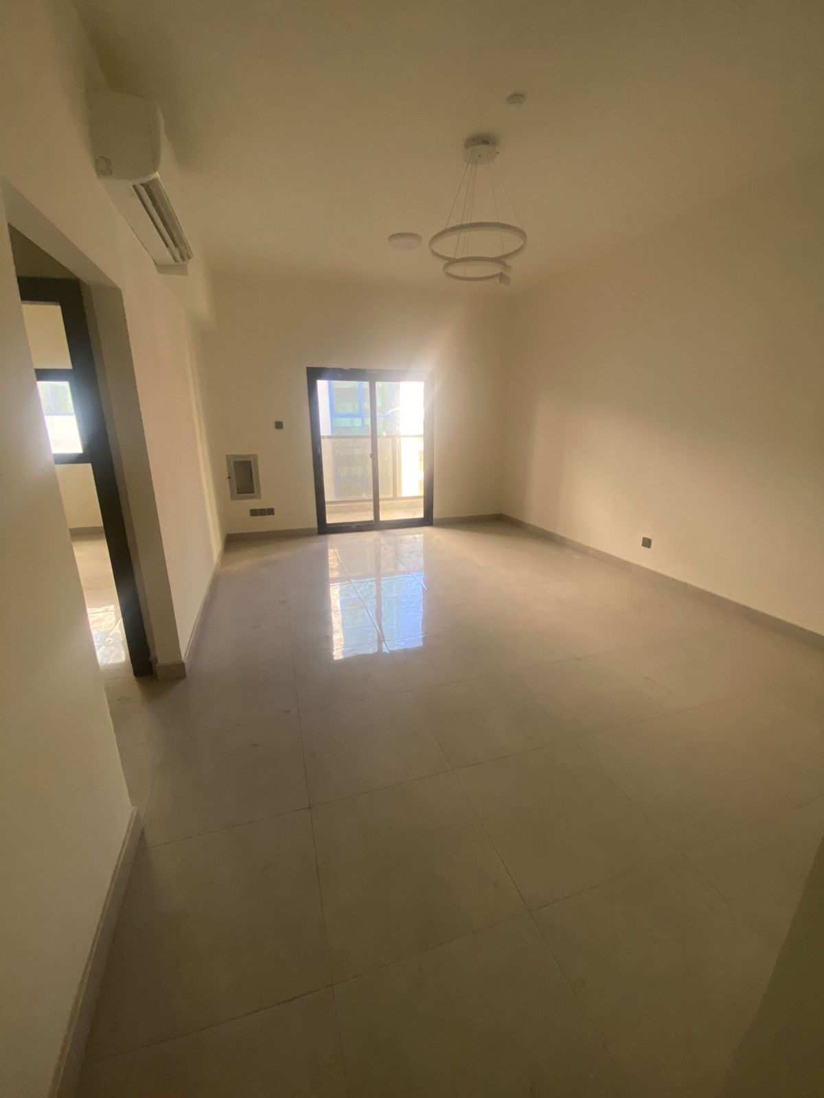 One-bedroom apartment in Al Majaz 2, featuring a prime location with easy access to Dubai exit, ideal for comfortable living. 1 Bedroom + Living R