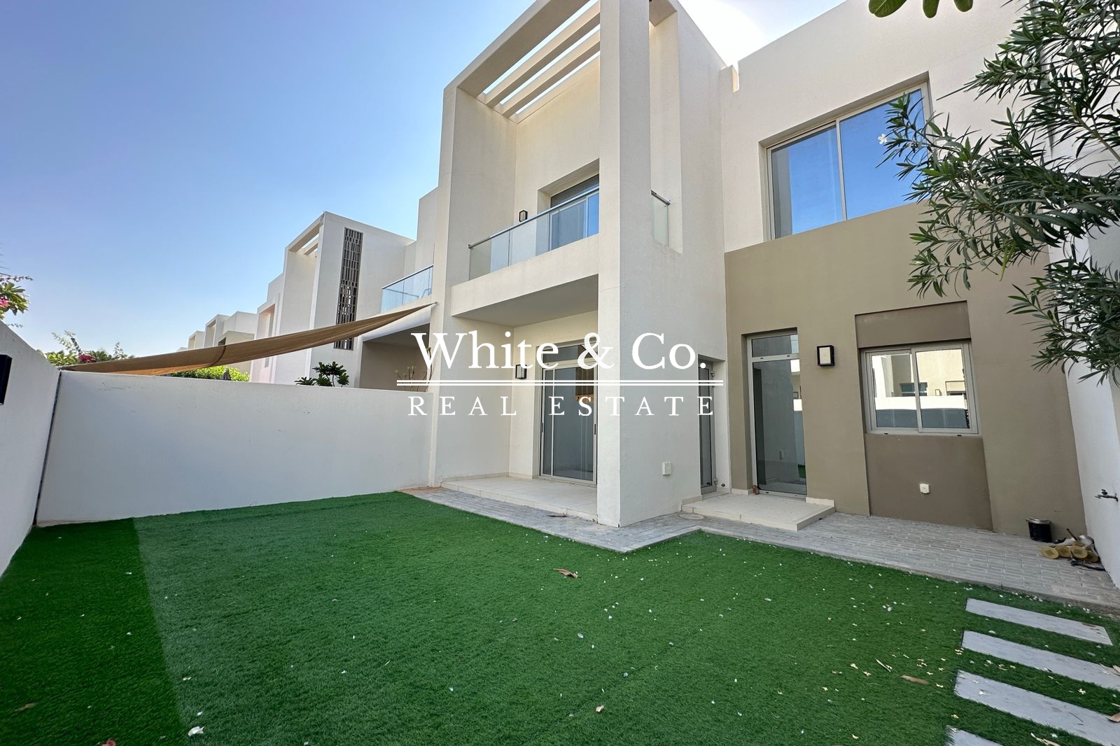 Price Reduction | Vacant | Modern townhouse
