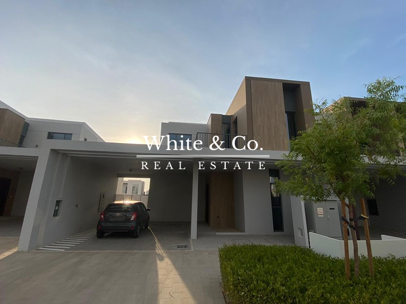 Single Row | Brand New | Close to Pool