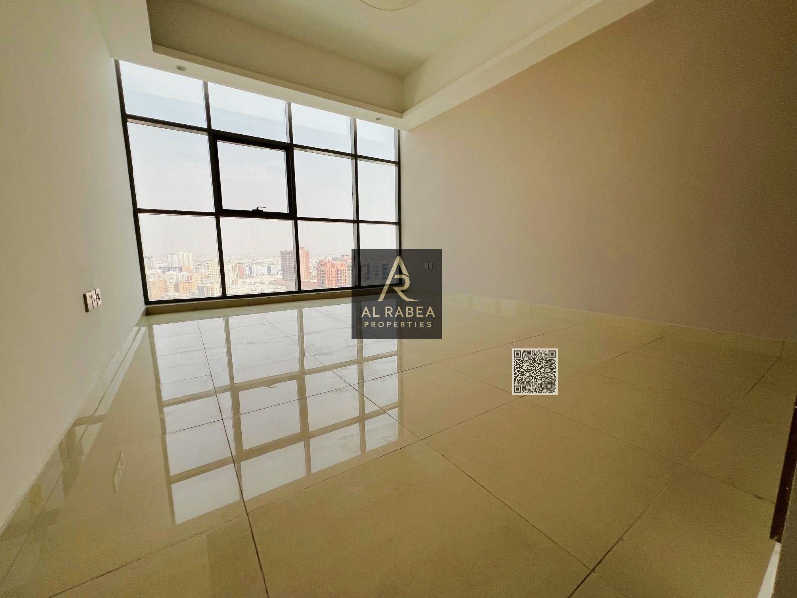 Open view - Prime location - Swimming pool, gym, and free parking - Built-in wardrobes