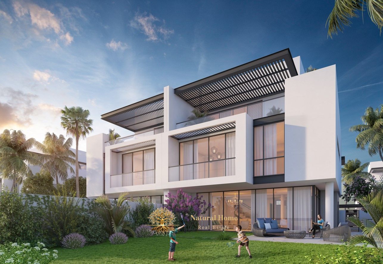 "Goodbye to extra expenses: A royal 5-bedroom villa with a charming sea view, exempt from registration and with free services for 4 years. . . ready for