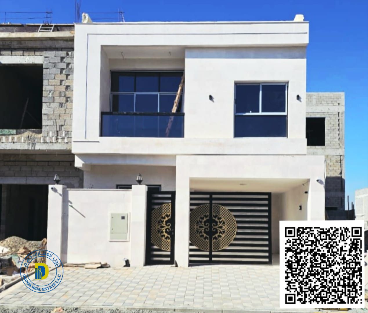 Luxury villa for sale in Al-Haliyo 2 area. 5 bedrooms, 2 living rooms, majlis, and roof terrace. Price includes registration fees.