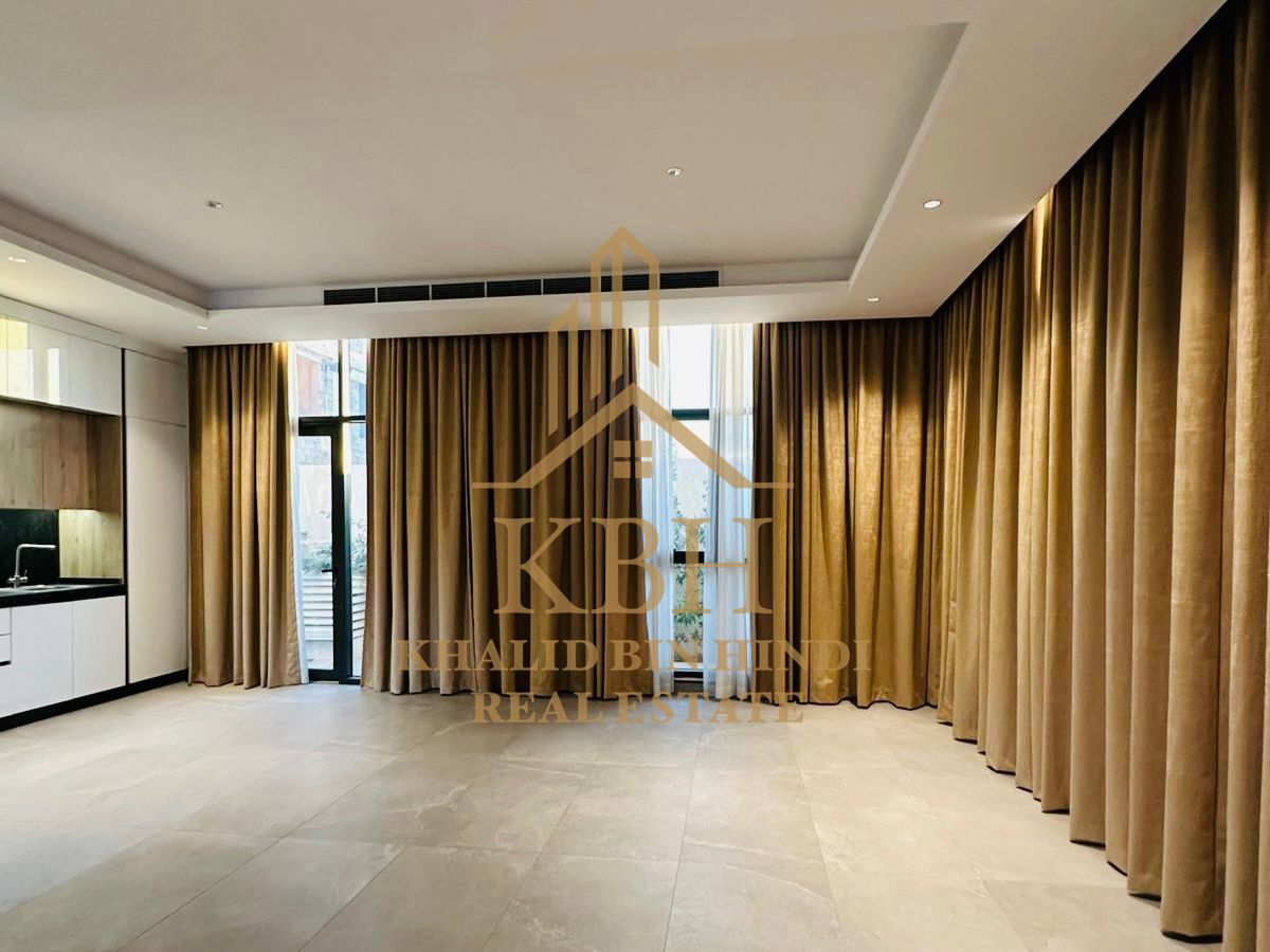 Spacious Family Villa for Rent | Al Hoshi