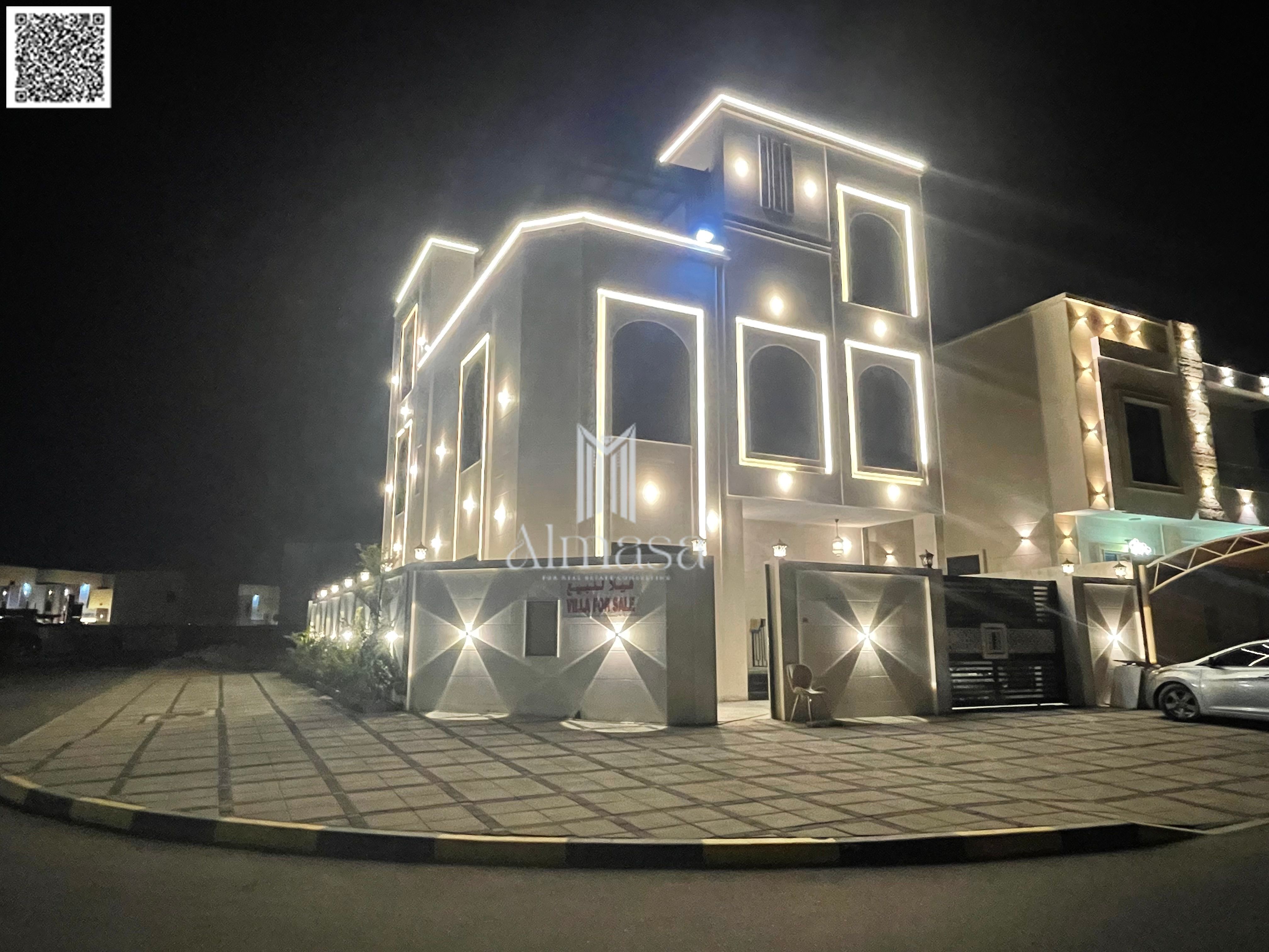 Luxury 7-Bedroom Stone-Faced Villa with Dual Fronts and Modern Design