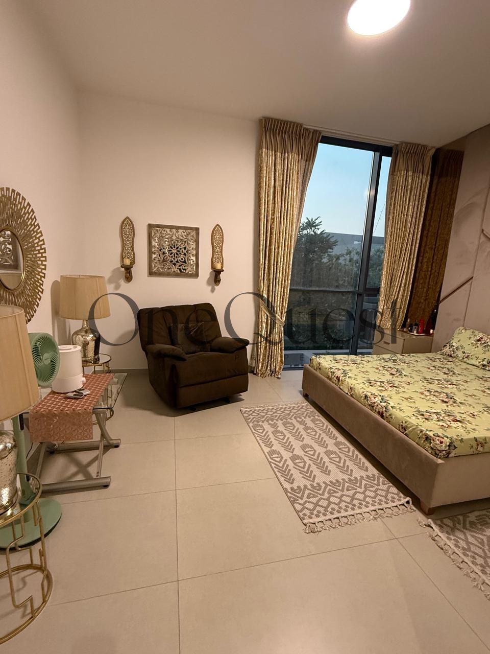 Ready to move // Free Hold // Middle Unit //Opportunity Exclusive Amenities // First resident